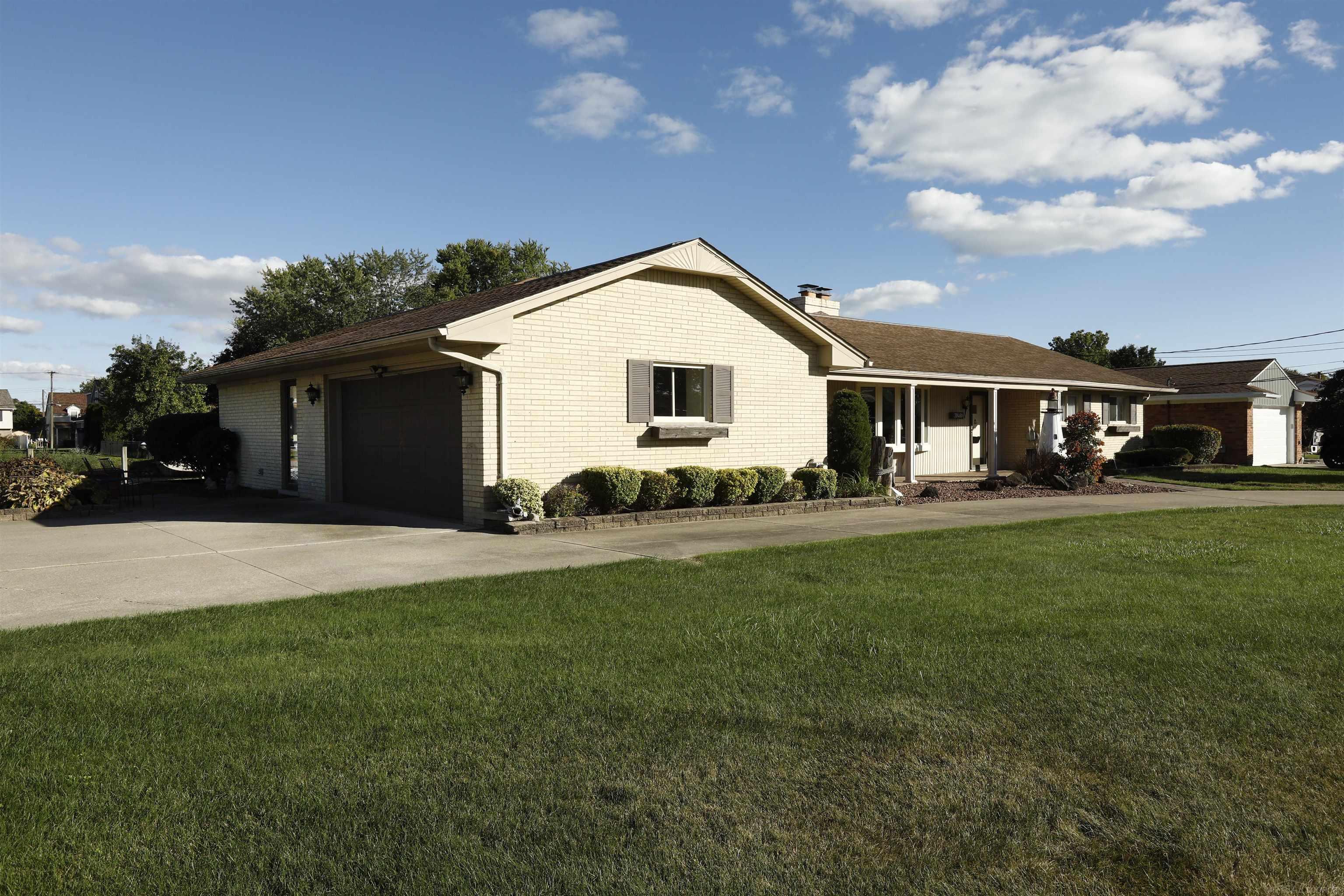 Homes for sale in Harrison Twp, MI | 39460 W Archer Dr, Harrison Twp, MI 48045 | MLS# 50191018