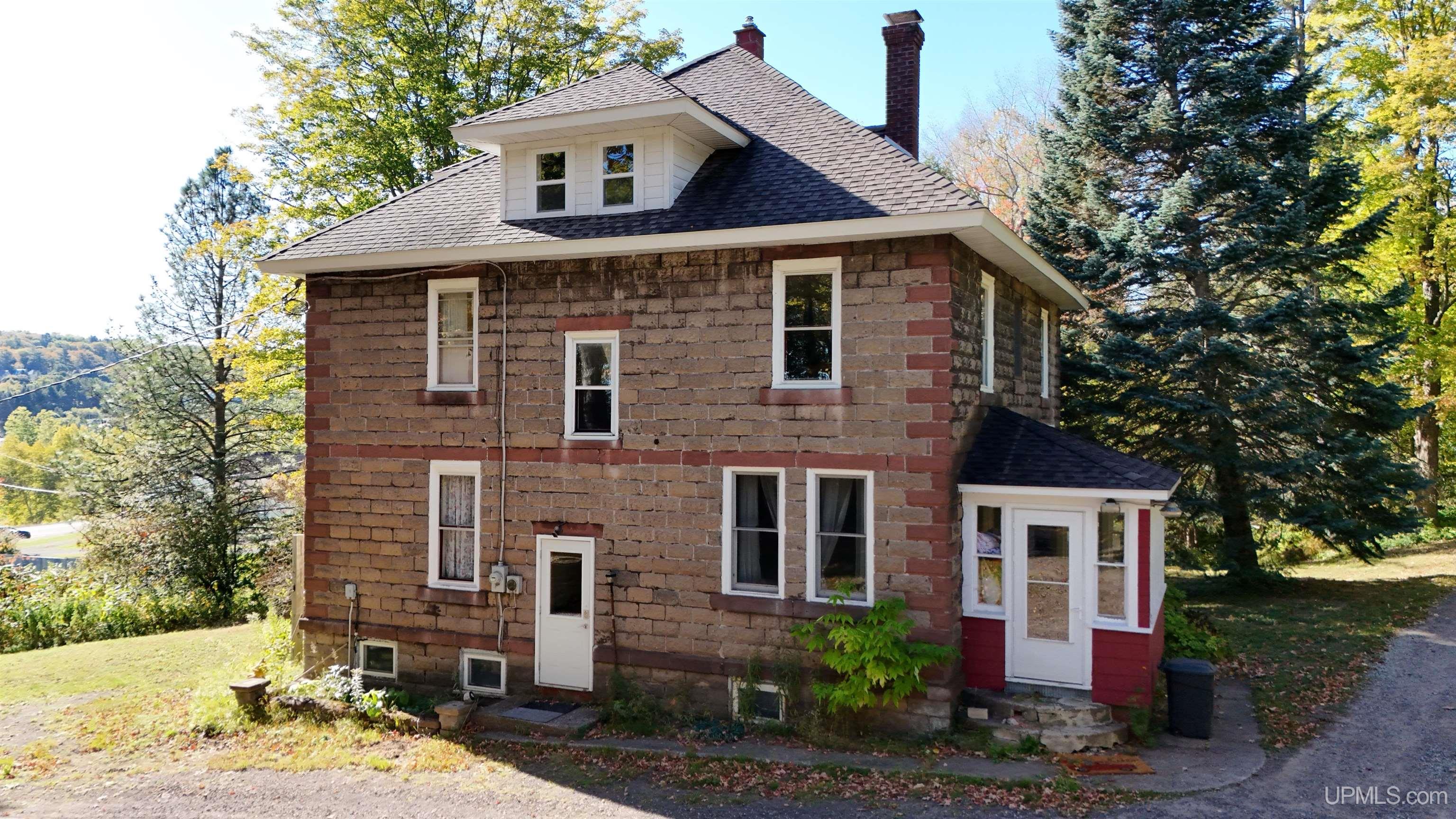 Homes for sale in Hancock, MI | 21342 Royce Rd, Hancock, MI 49930 | MLS# 50191202