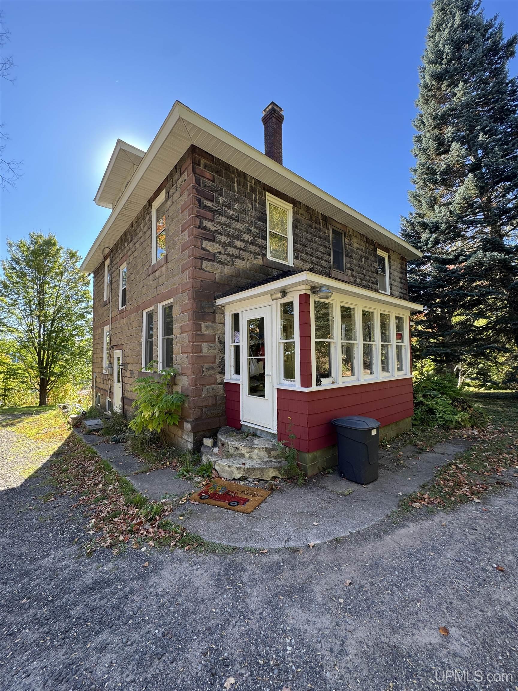 Homes for sale in Hancock, MI | 21342 Royce Rd, Hancock, MI 49930 | MLS# 50191202