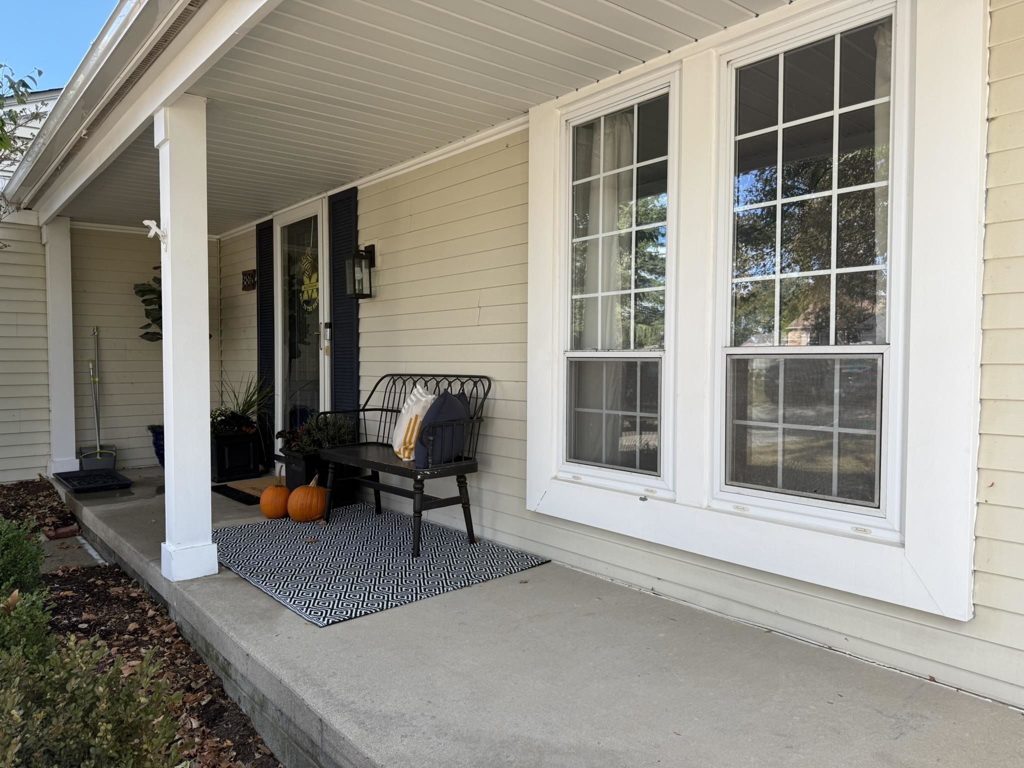 Homes for sale in Rochester Hills, MI | 386 Dalton Dr, Rochester Hills, MI 48307 | MLS# 50191271