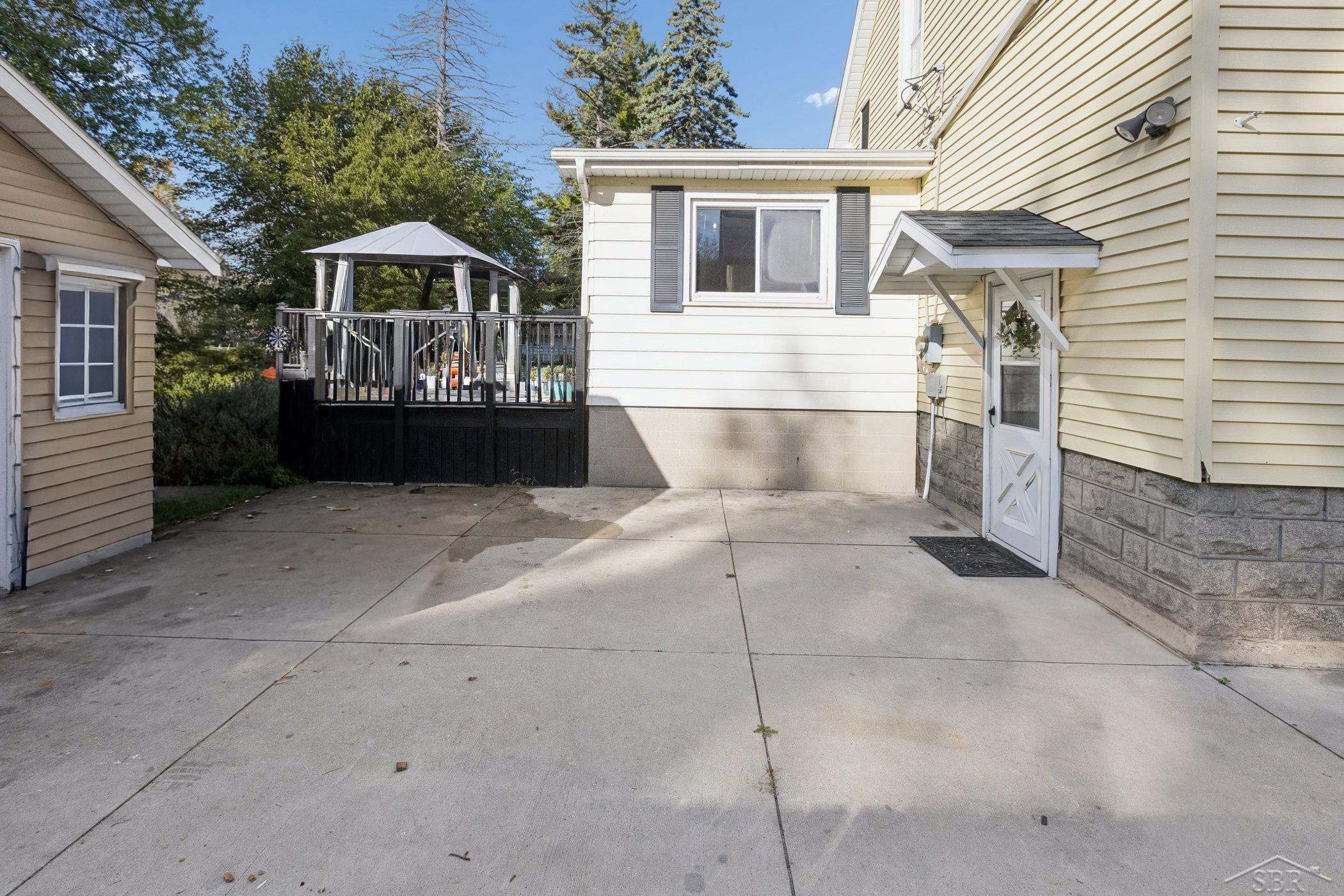 Homes for sale in Bay City, MI | 2122 2nd St, Bay City, MI 48708 | MLS# 50191757