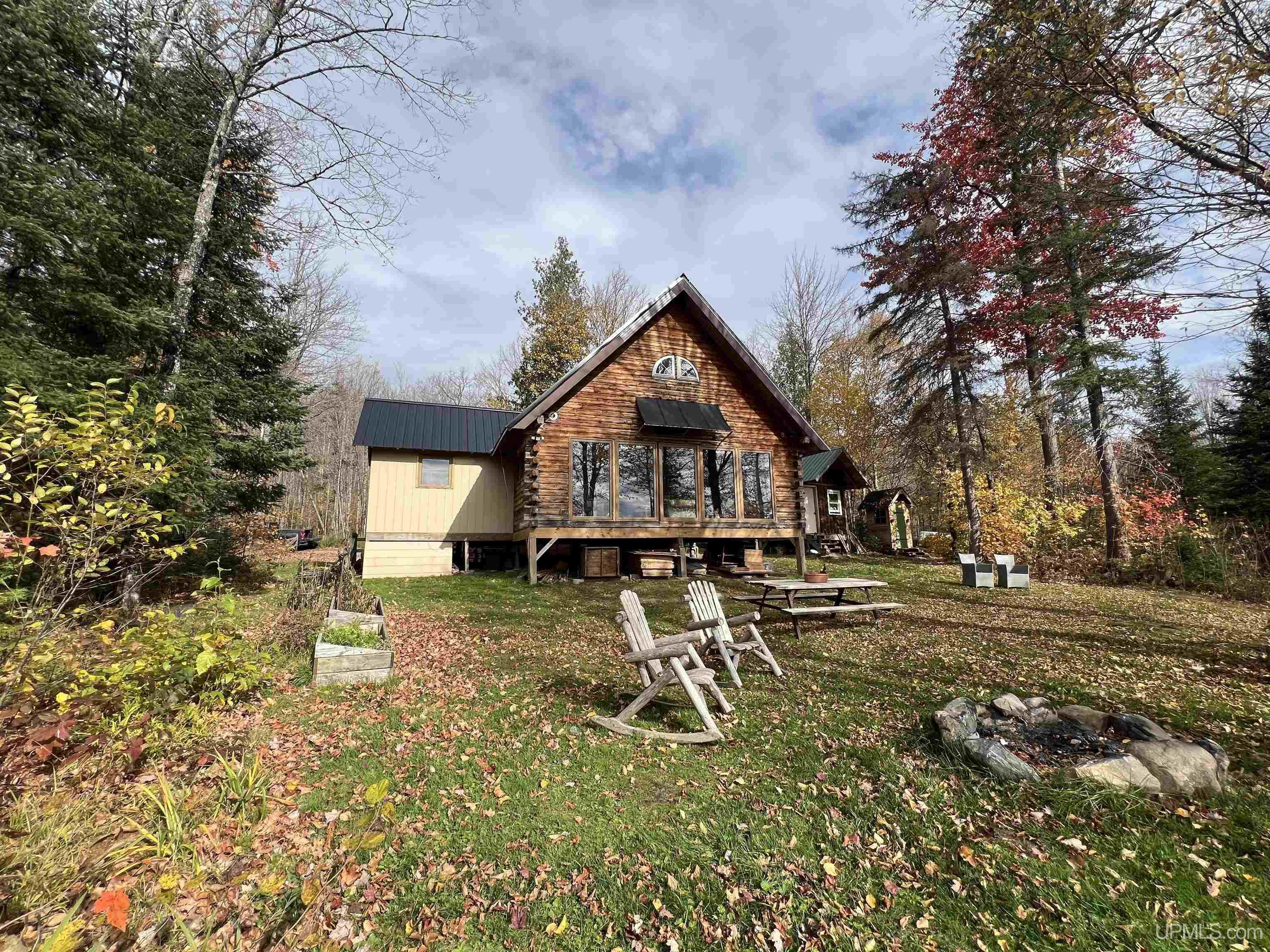 Homes for sale in L'anse, MI | 15559 Old Us41 Hwy, L'anse, MI 49946 | MLS# 50191848