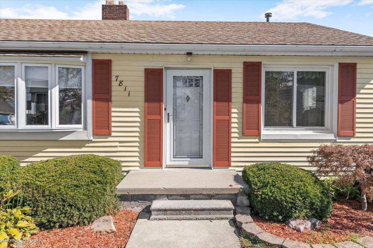 Homes for sale in Fair Haven, MI | 7811 Alexandria Dr, Fair Haven, MI 48023 | MLS# 50191864