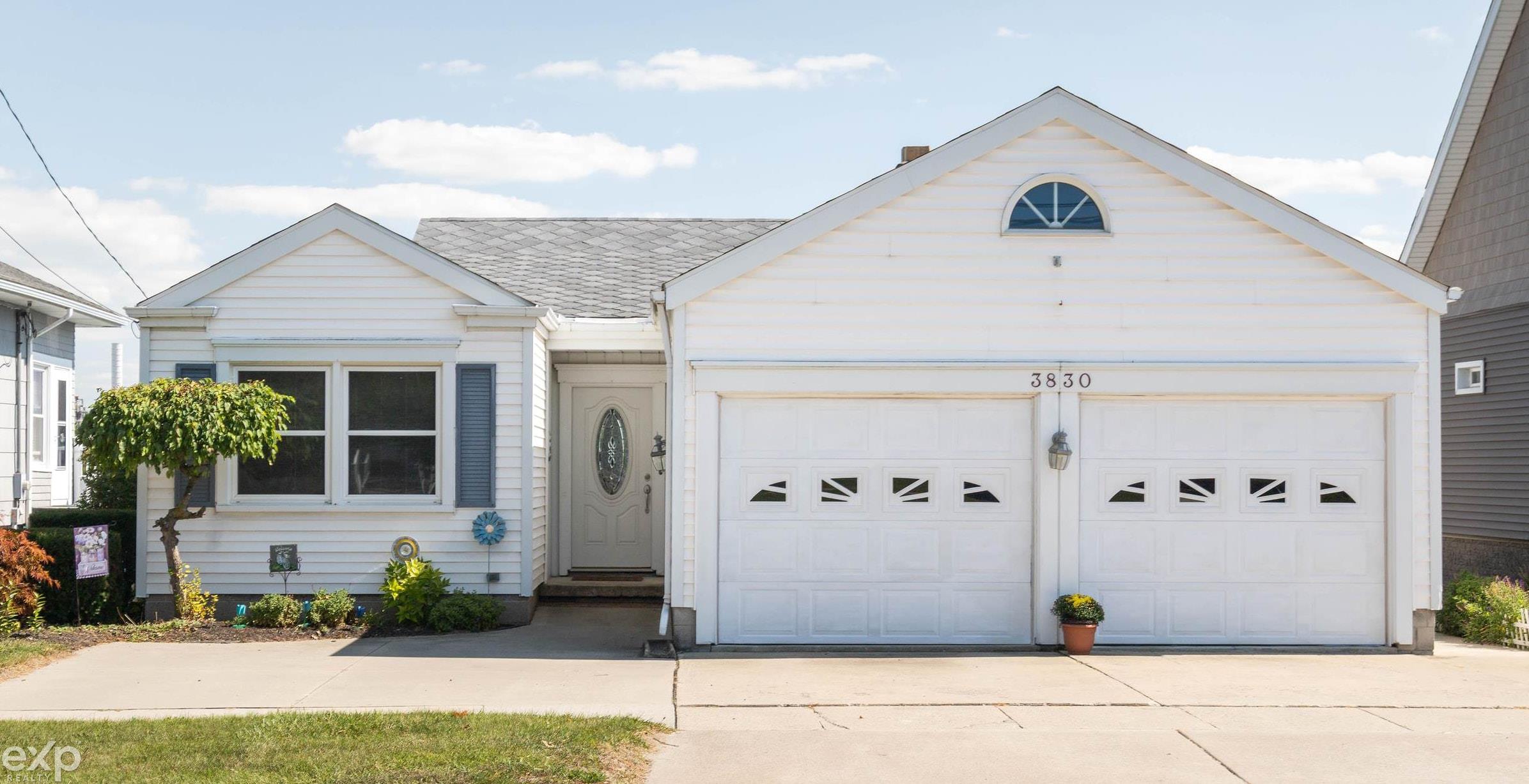 Homes for sale in Port Huron, MI | 3830 Military St, Port Huron, MI 48060 | MLS# 50191920