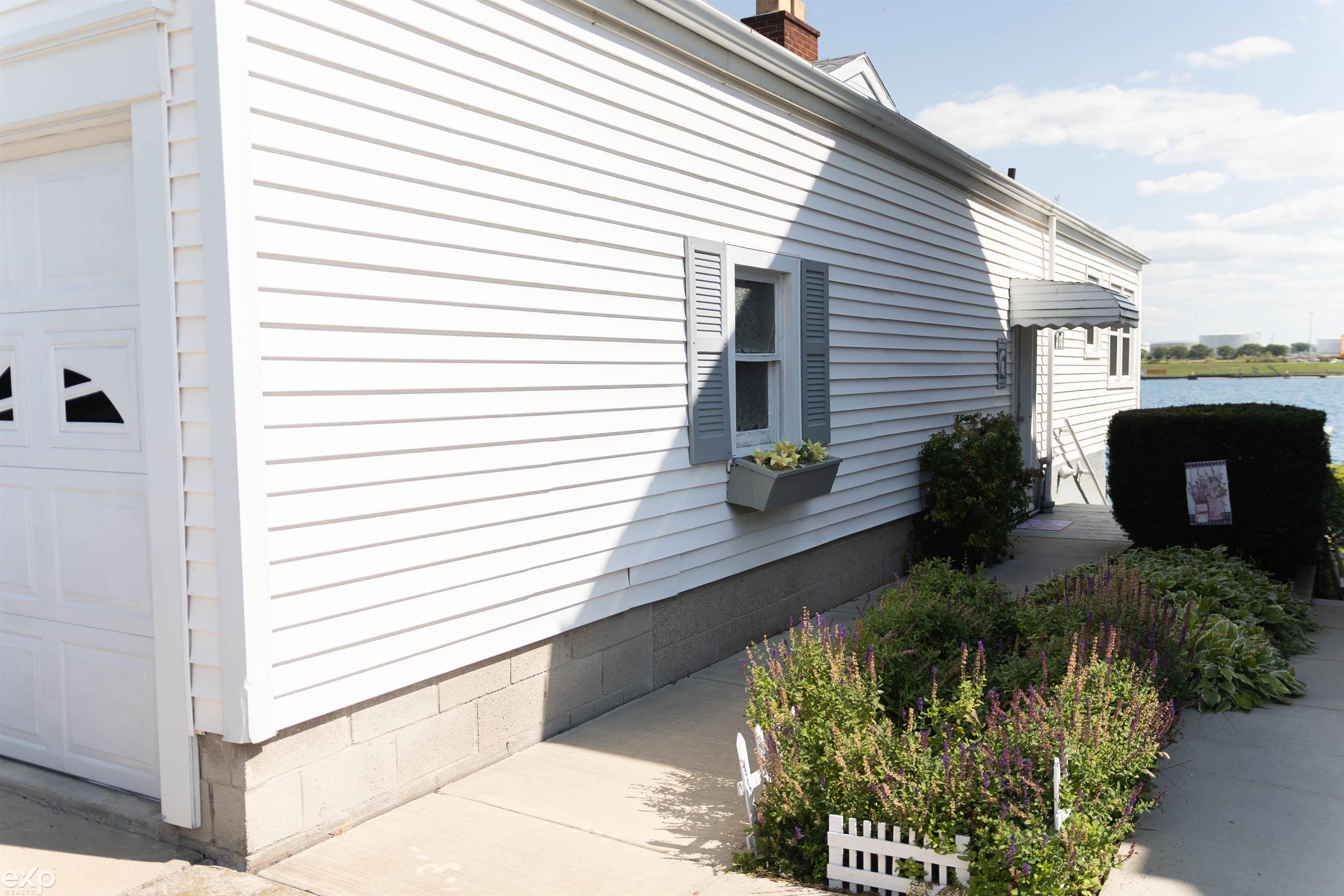 Homes for sale in Port Huron, MI | 3830 Military St, Port Huron, MI 48060 | MLS# 50191920