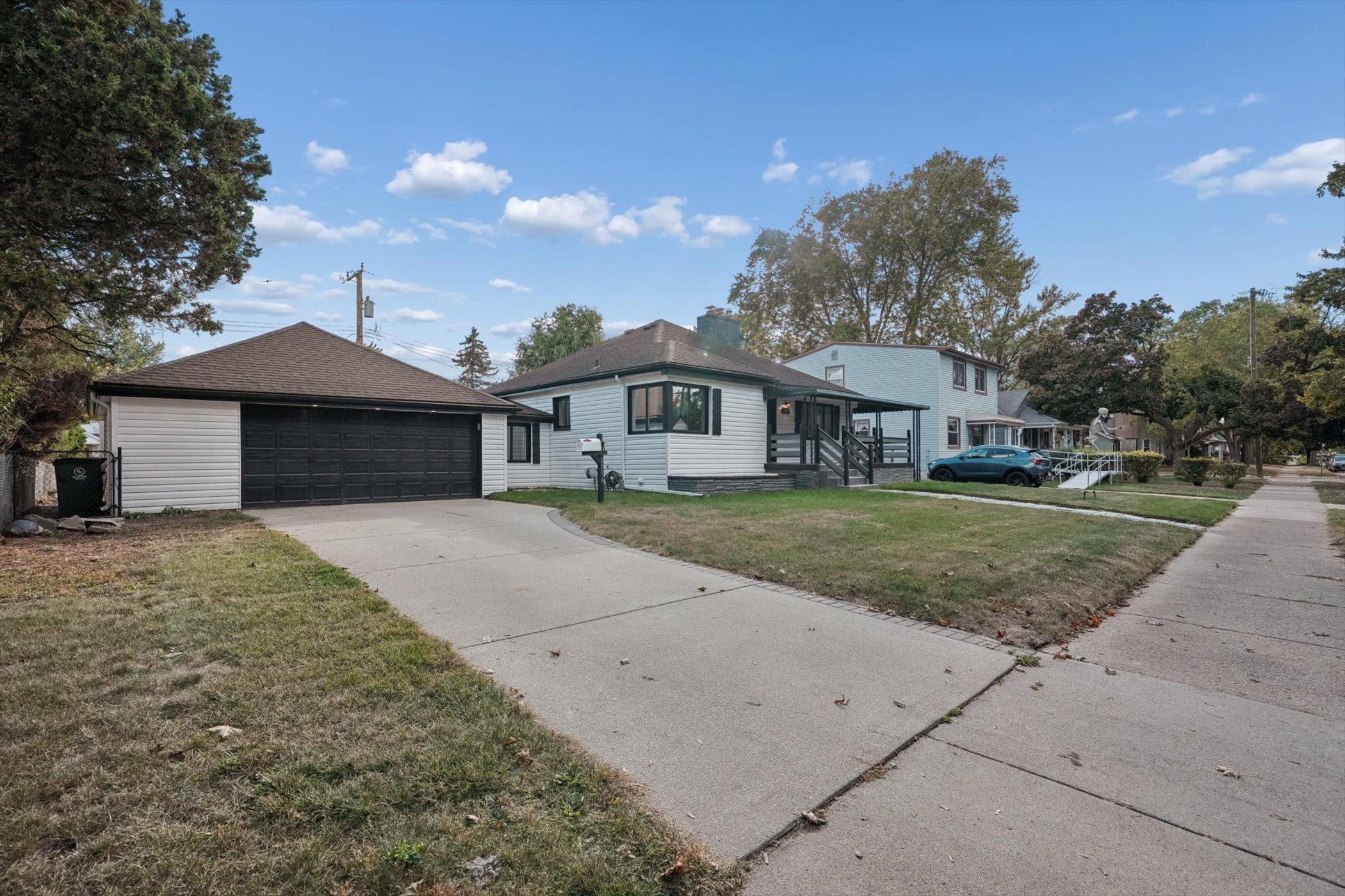 Homes for sale in Royal Oak, MI | 2010 Kalama Ave, Royal Oak, MI 48067 | MLS# 50192054