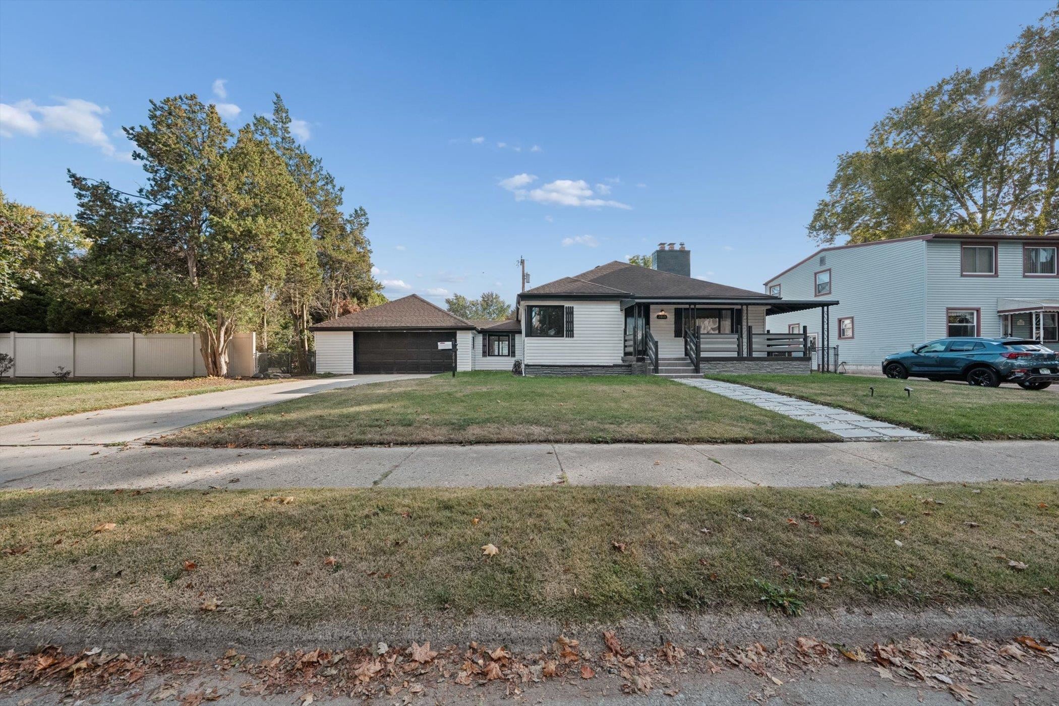 Homes for sale in Royal Oak, MI | 2010 Kalama Ave, Royal Oak, MI 48067 | MLS# 50192054