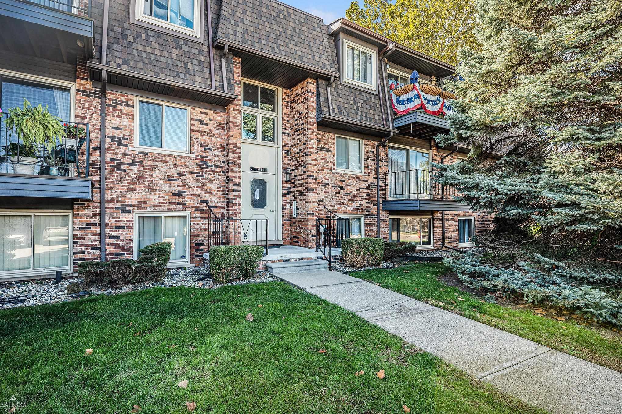 Homes for sale in Saint Clair Shores, MI | 211 Riviera Dr, Saint Clair Shores, MI 48080 | MLS# 50192055