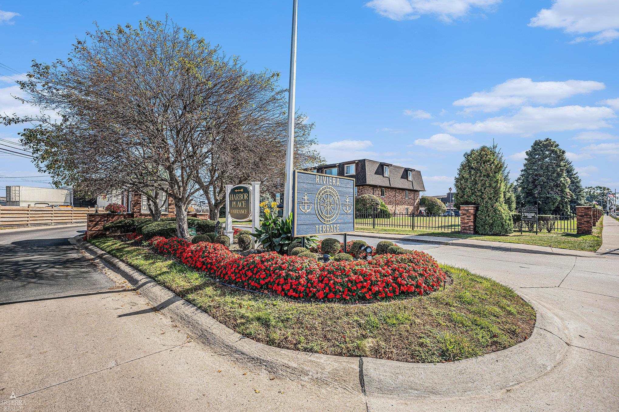 Homes for sale in Saint Clair Shores, MI | 211 Riviera Dr, Saint Clair Shores, MI 48080 | MLS# 50192055