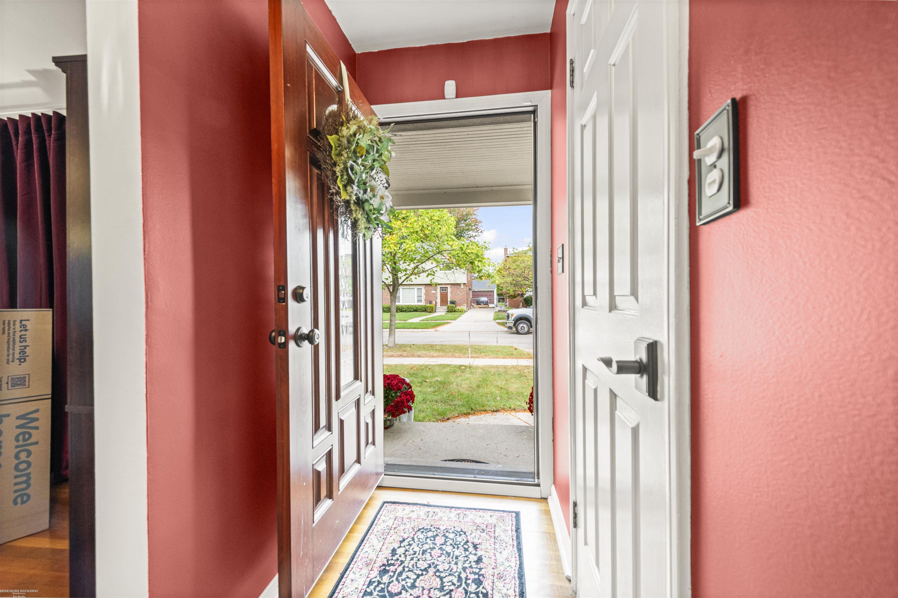 Homes for sale in Grosse Pointe Woods, MI | 1597 Newcastle Rd, Grosse Pointe Woods, MI 48236 | MLS# 50192074