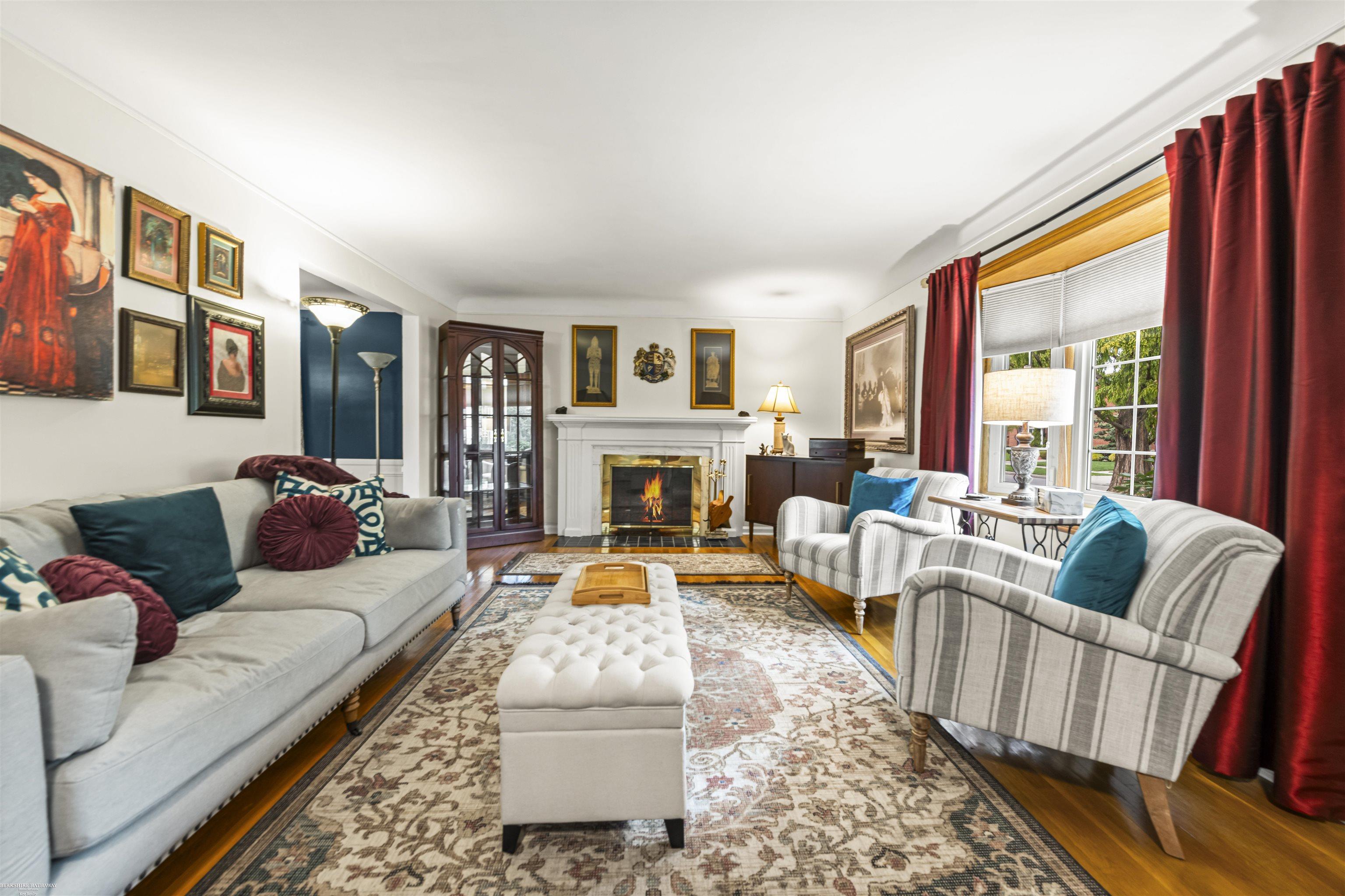 Homes for sale in Grosse Pointe Woods, MI | 1597 Newcastle Rd, Grosse Pointe Woods, MI 48236 | MLS# 50192074