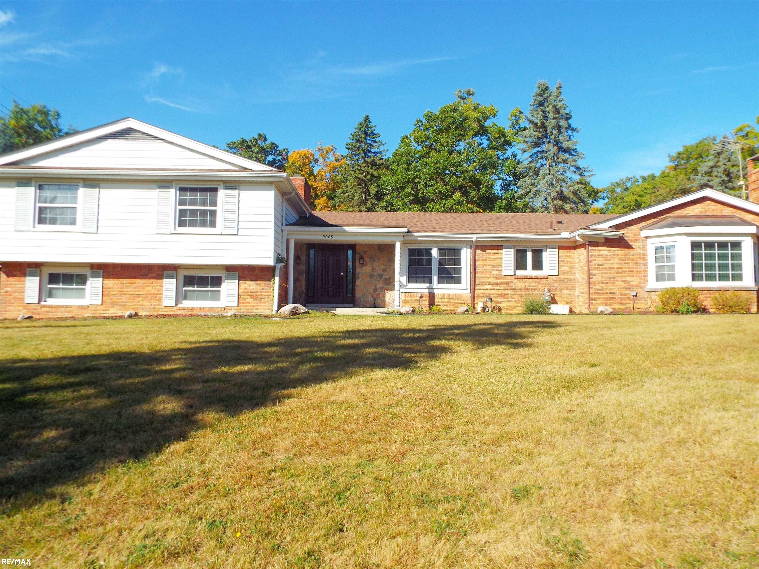 Homes for sale in Bloomfield Twp, MI | 5008 Kings Gate Way St, Bloomfield Twp, MI 48302 | MLS# 50192194