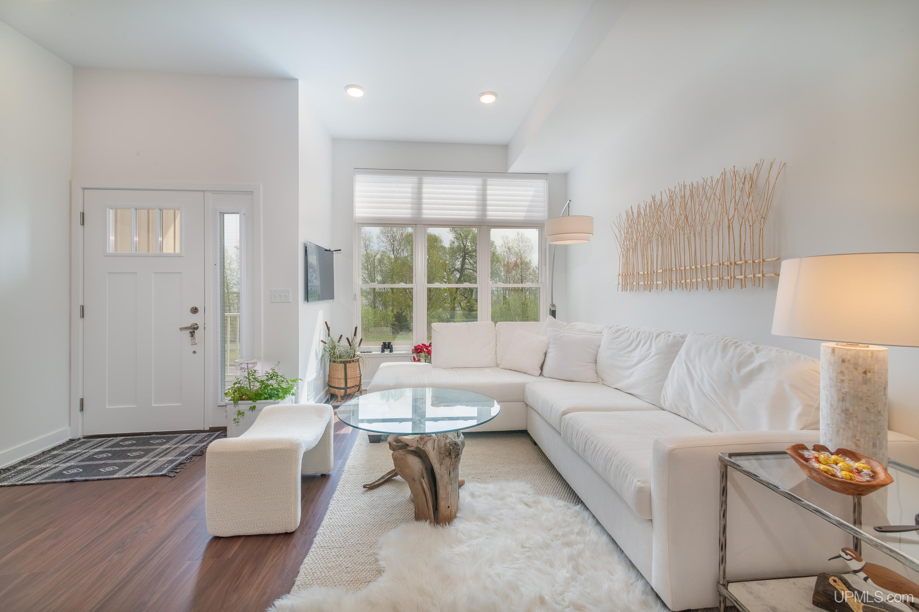 Homes for sale in Marquette, MI | 776 S Lakeshore Blvd, Marquette, MI 49855 | MLS# 50192294