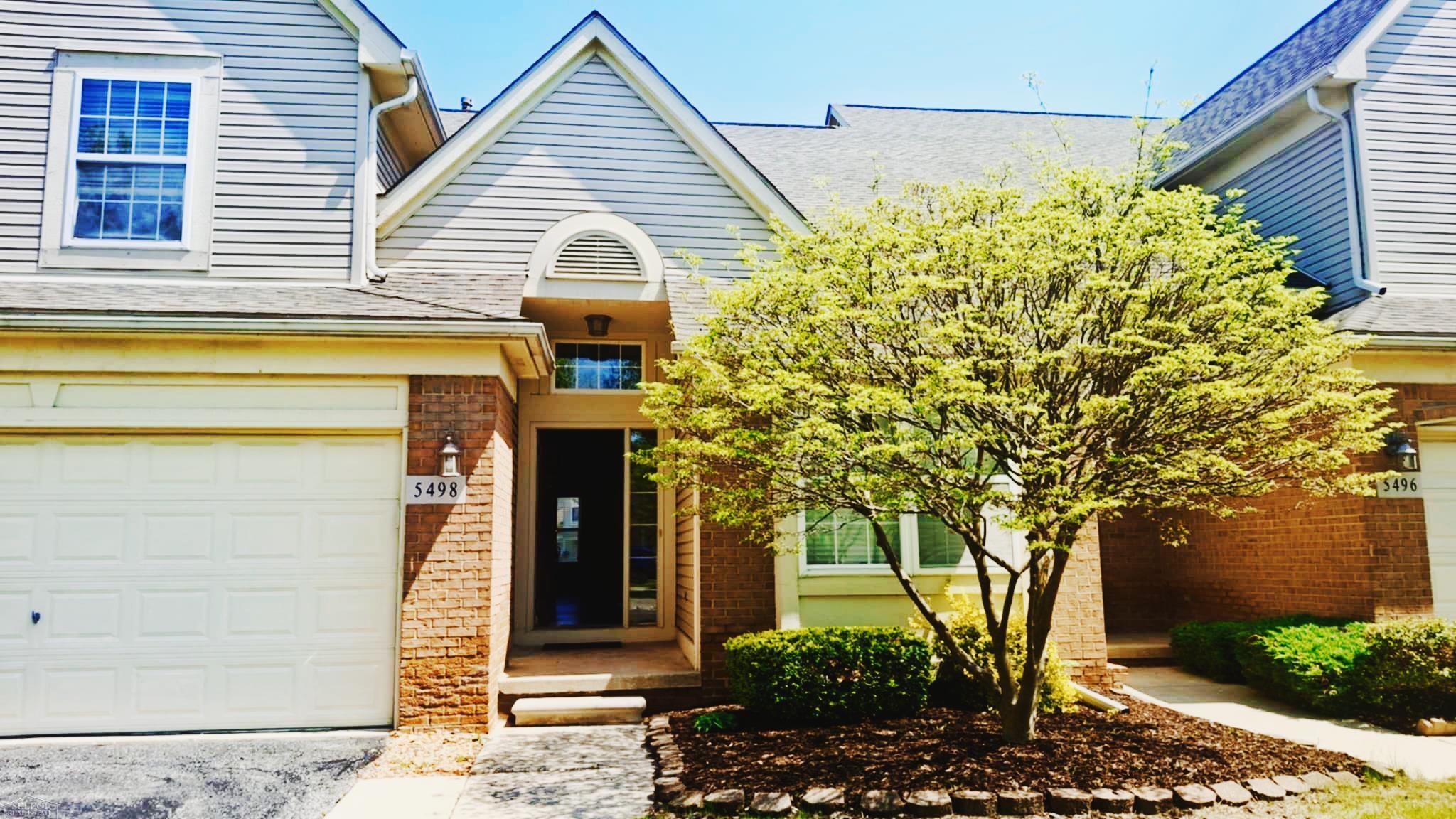 Homes for sale in Trenton, MI | 5498 Greenway Dr #47, Trenton, MI 48183 | MLS# 50192380