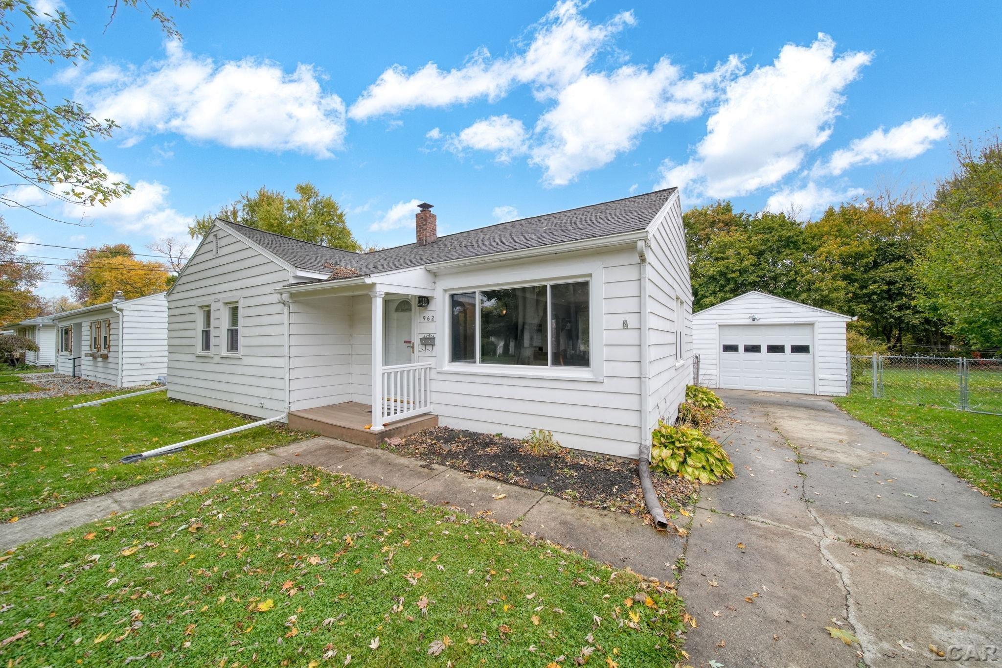 Homes for sale in Adrian, MI | 962 Vine St, Adrian, MI 49221 | MLS# 50192425