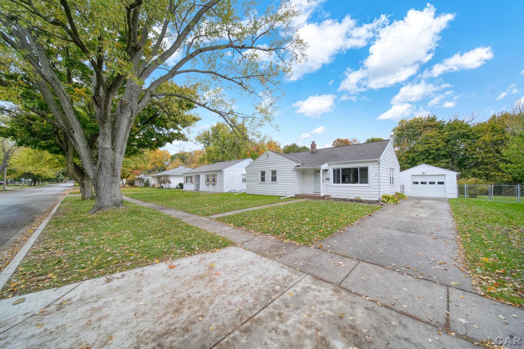 Homes for sale in Adrian, MI | 962 Vine St, Adrian, MI 49221 | MLS# 50192425