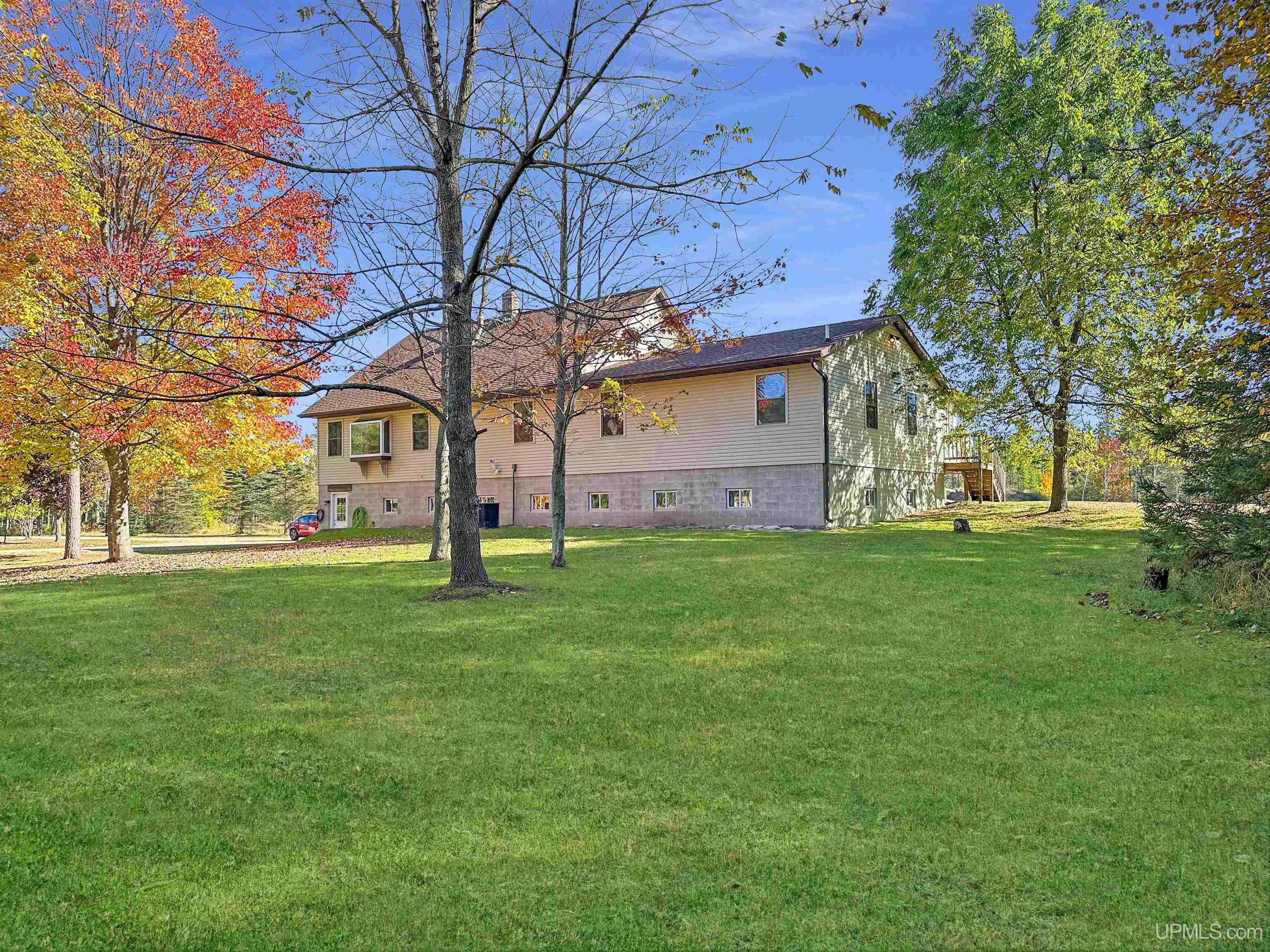 Homes for sale in Manistique, MI | 8111 W 1/4 Mile Rd, Manistique, MI 49854 | MLS# 50192524