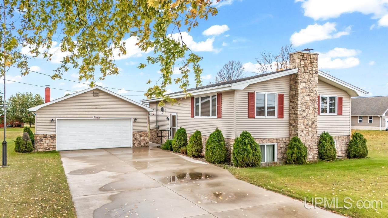 Homes for sale in Gladstone, MI | 3983 Co 416 20th Rd, Gladstone, MI 49829 | MLS# 50192624