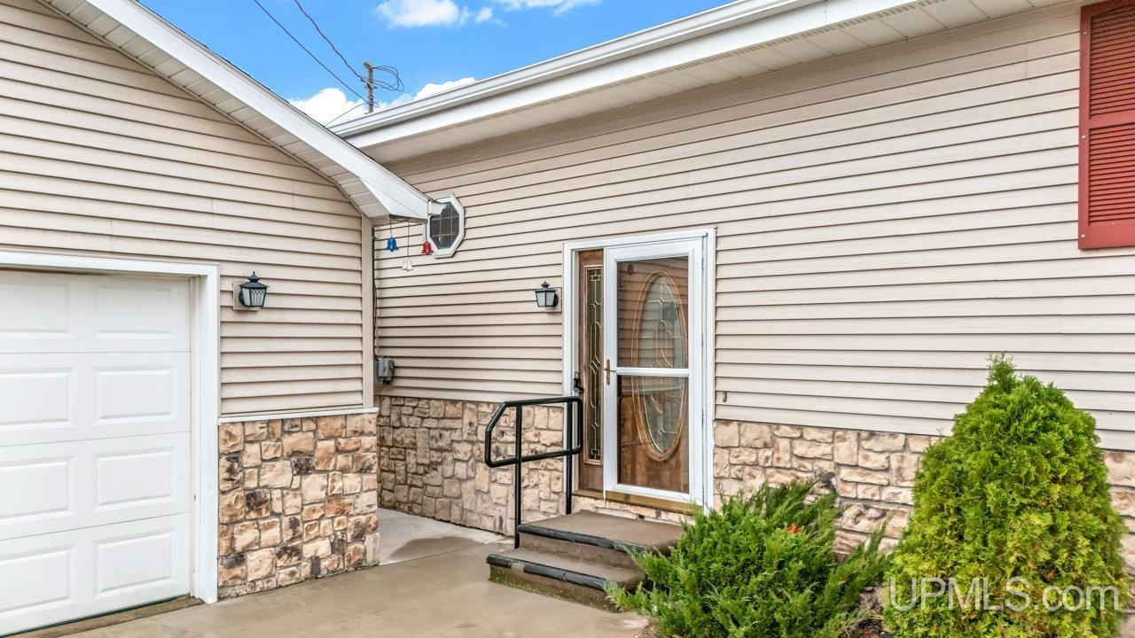 Homes for sale in Gladstone, MI | 3983 Co 416 20Th Rd, Gladstone, MI 49829 | MLS# 50192624