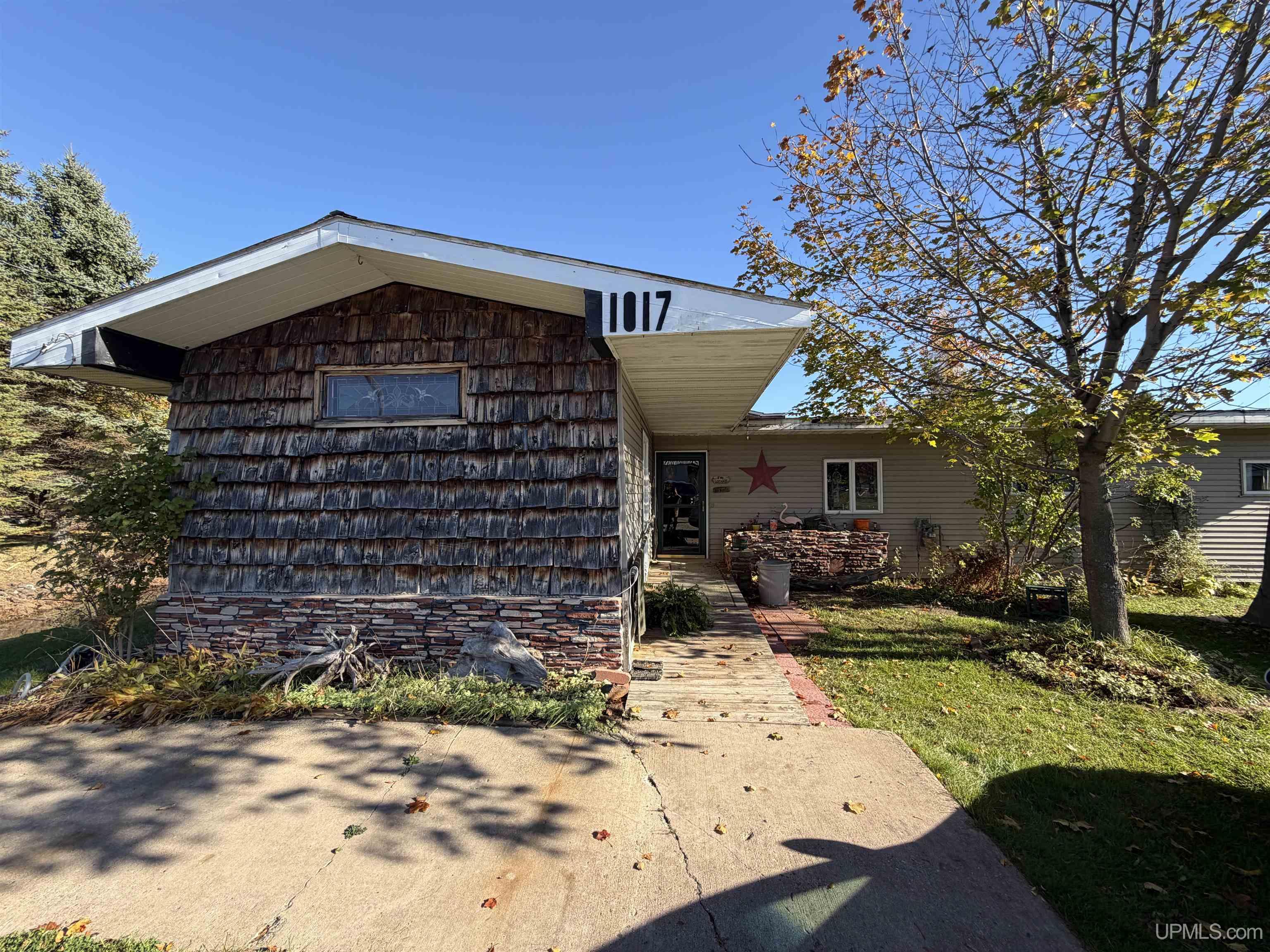 Homes for sale in Baraga, MI | 1017 Us 41 Hwy, Baraga, MI 49908 | MLS# 50192637