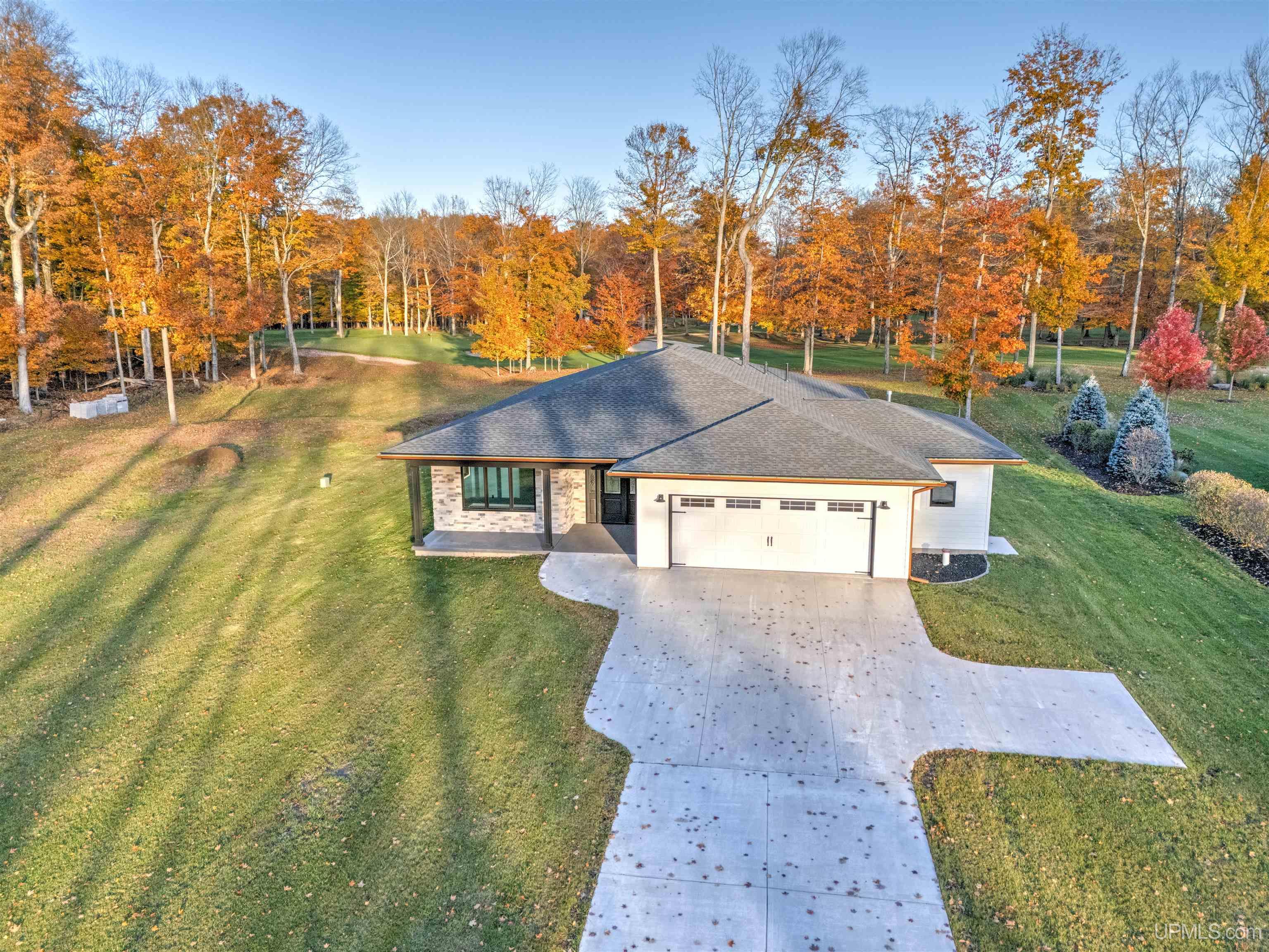 Homes for sale in Manistique, MI | 1522 N Country Club Dr, Manistique, MI 49854 | MLS# 50192660