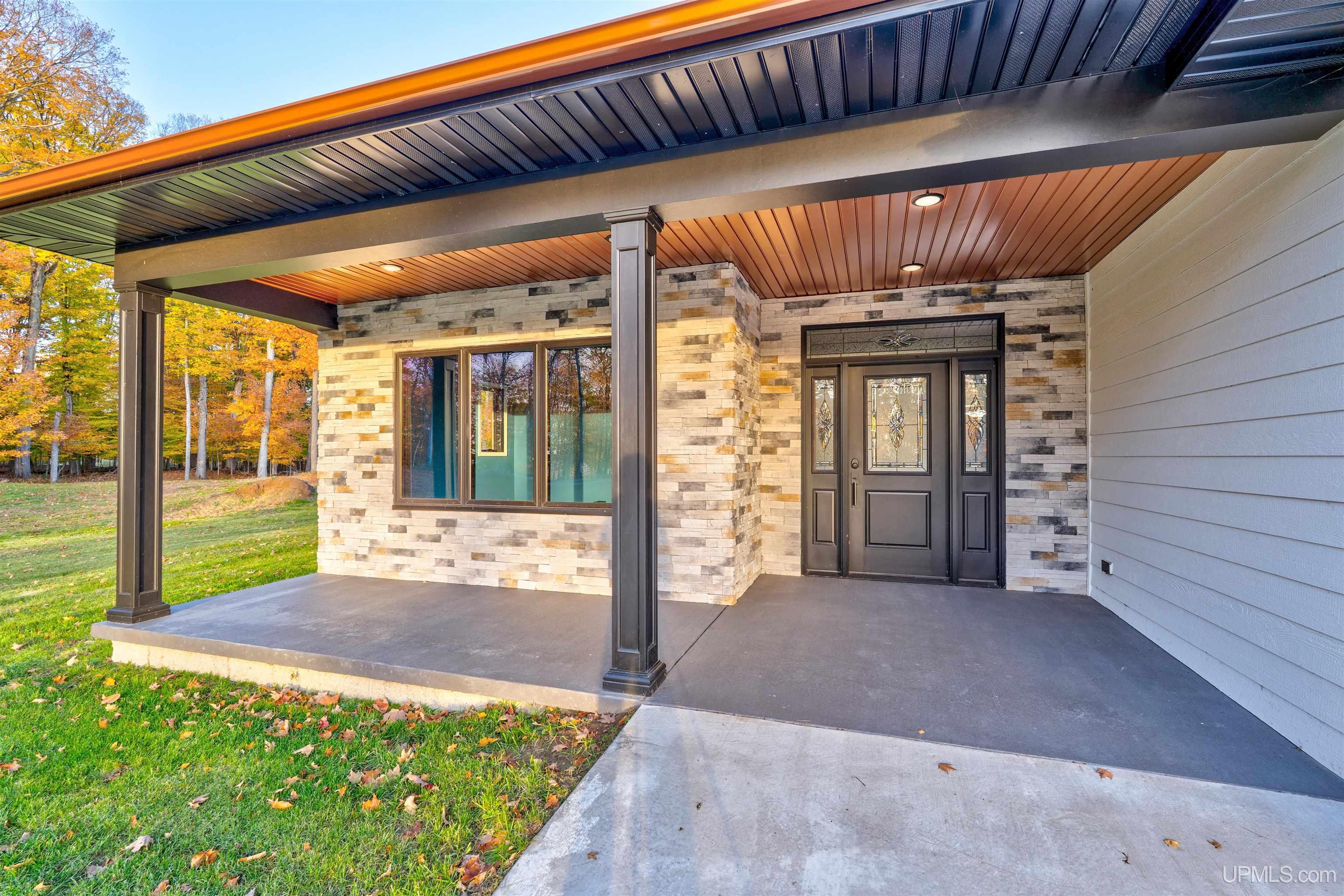 Homes for sale in Manistique, MI | 1522 N Country Club Dr, Manistique, MI 49854 | MLS# 50192660