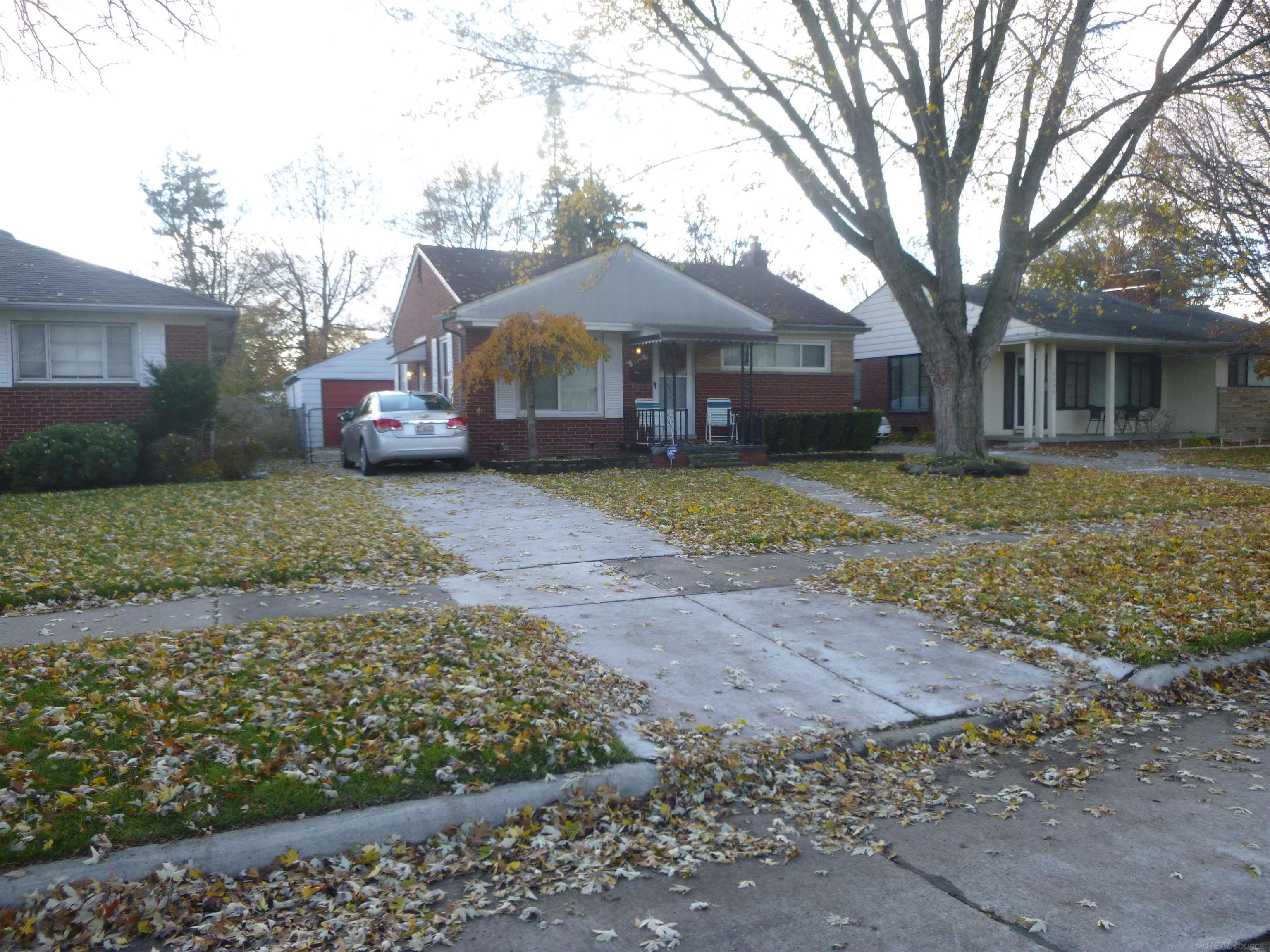 Homes for sale in Eastpointe, MI | 16800 Veronica Ave, Eastpointe, MI 48021 | MLS# 50192782