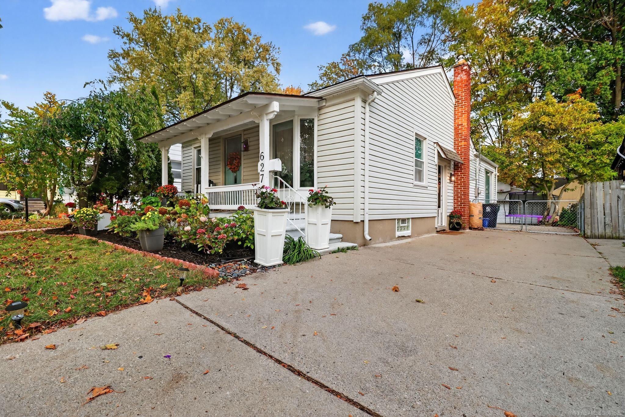 Homes for sale in Royal Oak, MI | 627 S Rembrandt Ave, Royal Oak, MI 48067 | MLS# 50192874