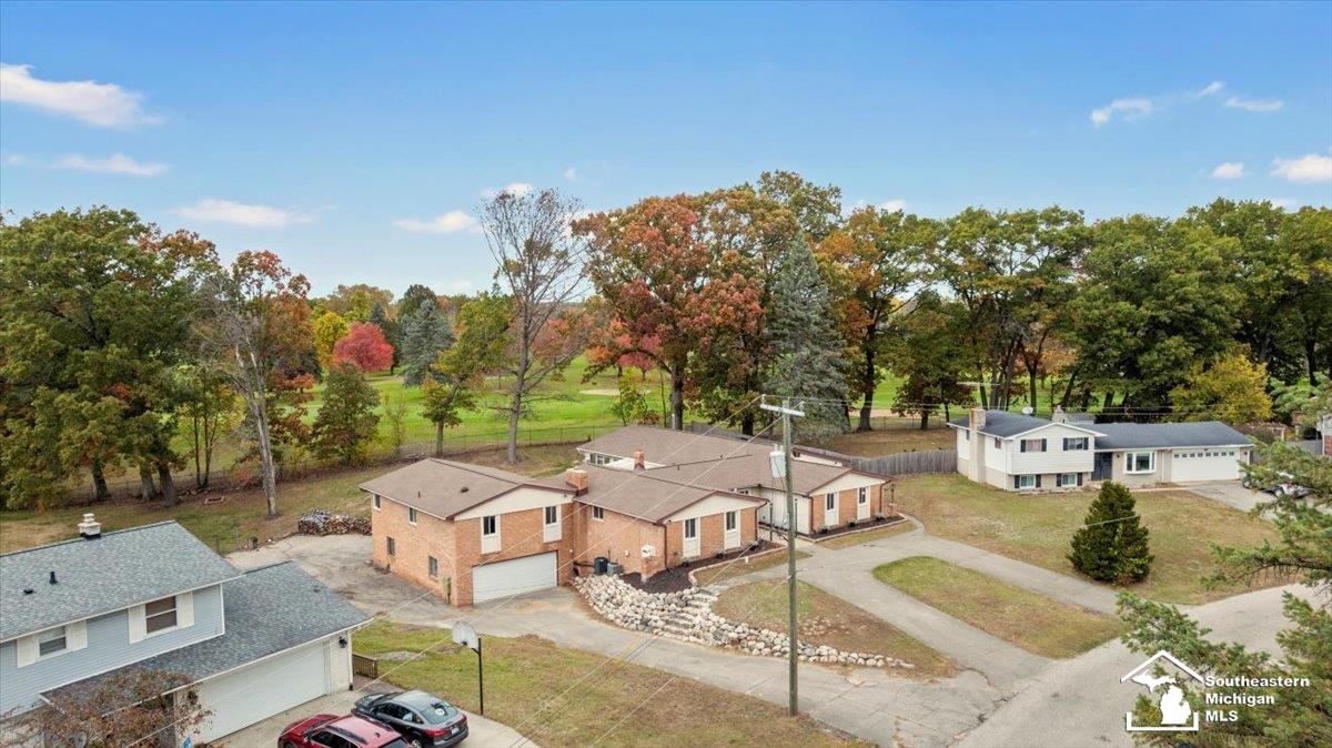 Homes for sale in White Lake, MI | 8118 Rene Dr, White Lake, MI 48386 | MLS# 50192939