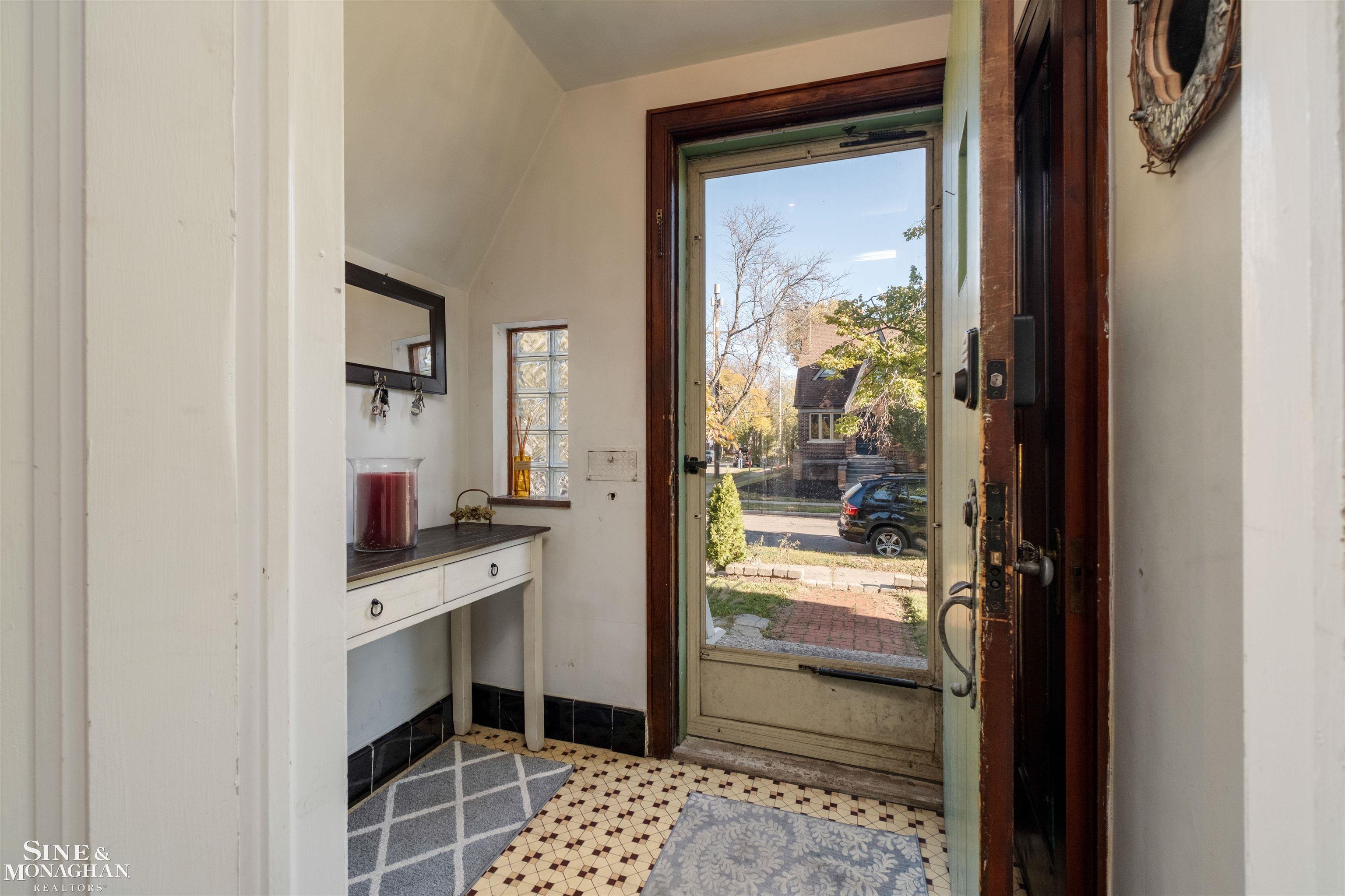 Homes for sale in Grosse Pointe Farms, MI | 441 Manor St, Grosse Pointe Farms, MI 48236 | MLS# 50193091