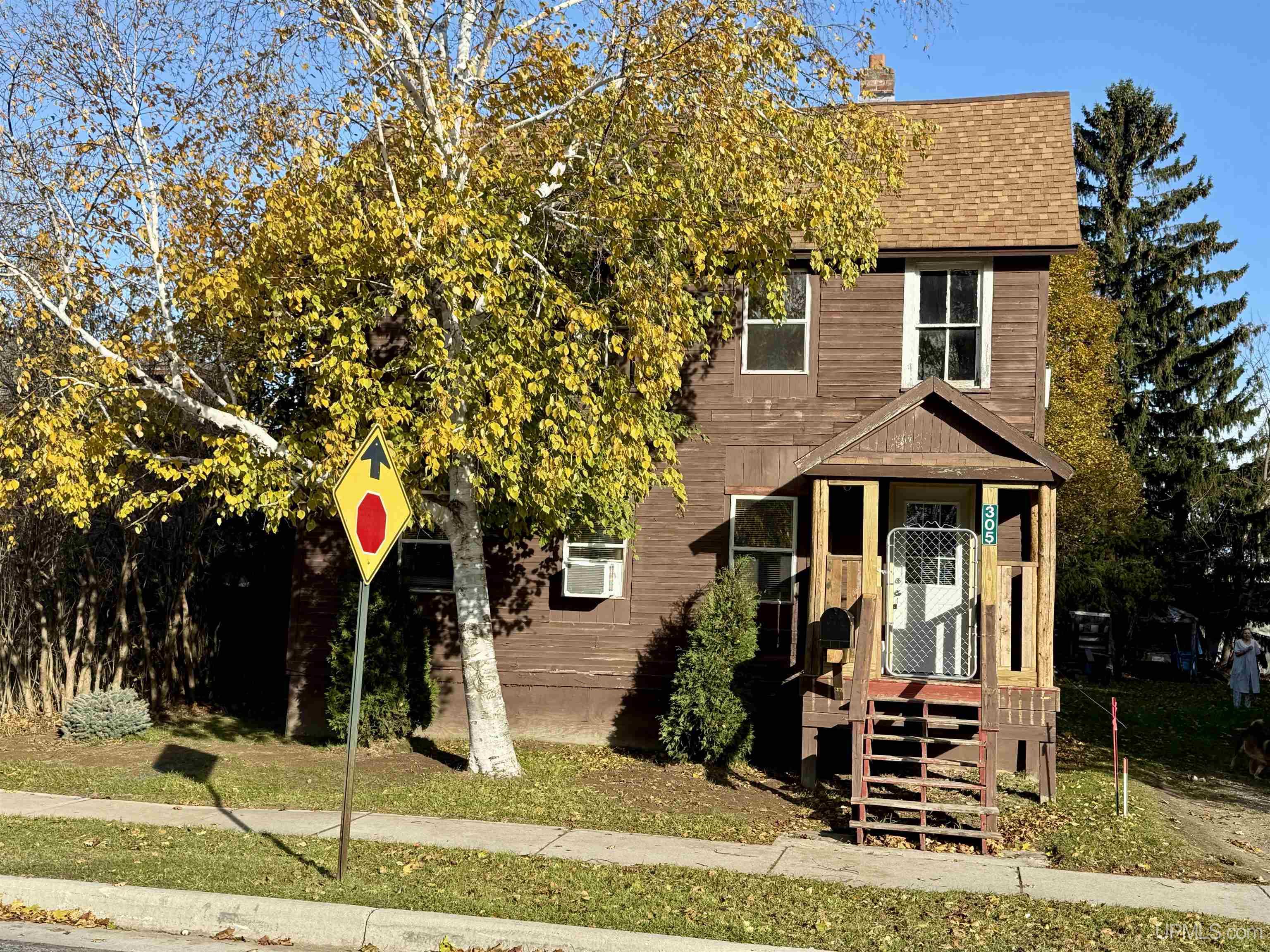 Homes for sale in Newberry, MI | 305 E Truman St, Newberry, MI 49868 | MLS# 50193125