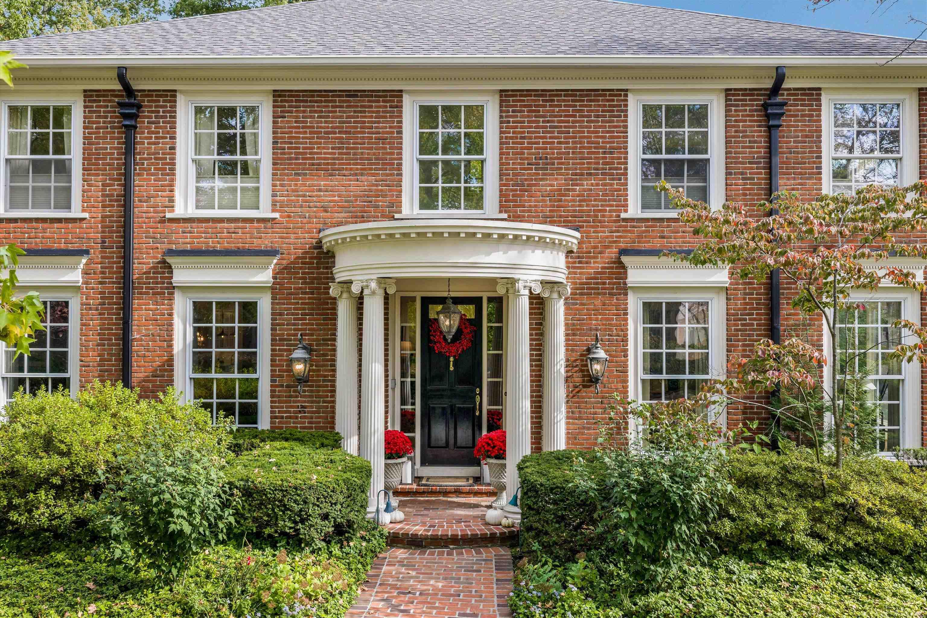 Homes for sale in Grosse Pointe, MI | 4 Cameron Pl, Grosse Pointe, MI 48230 | MLS# 50193129