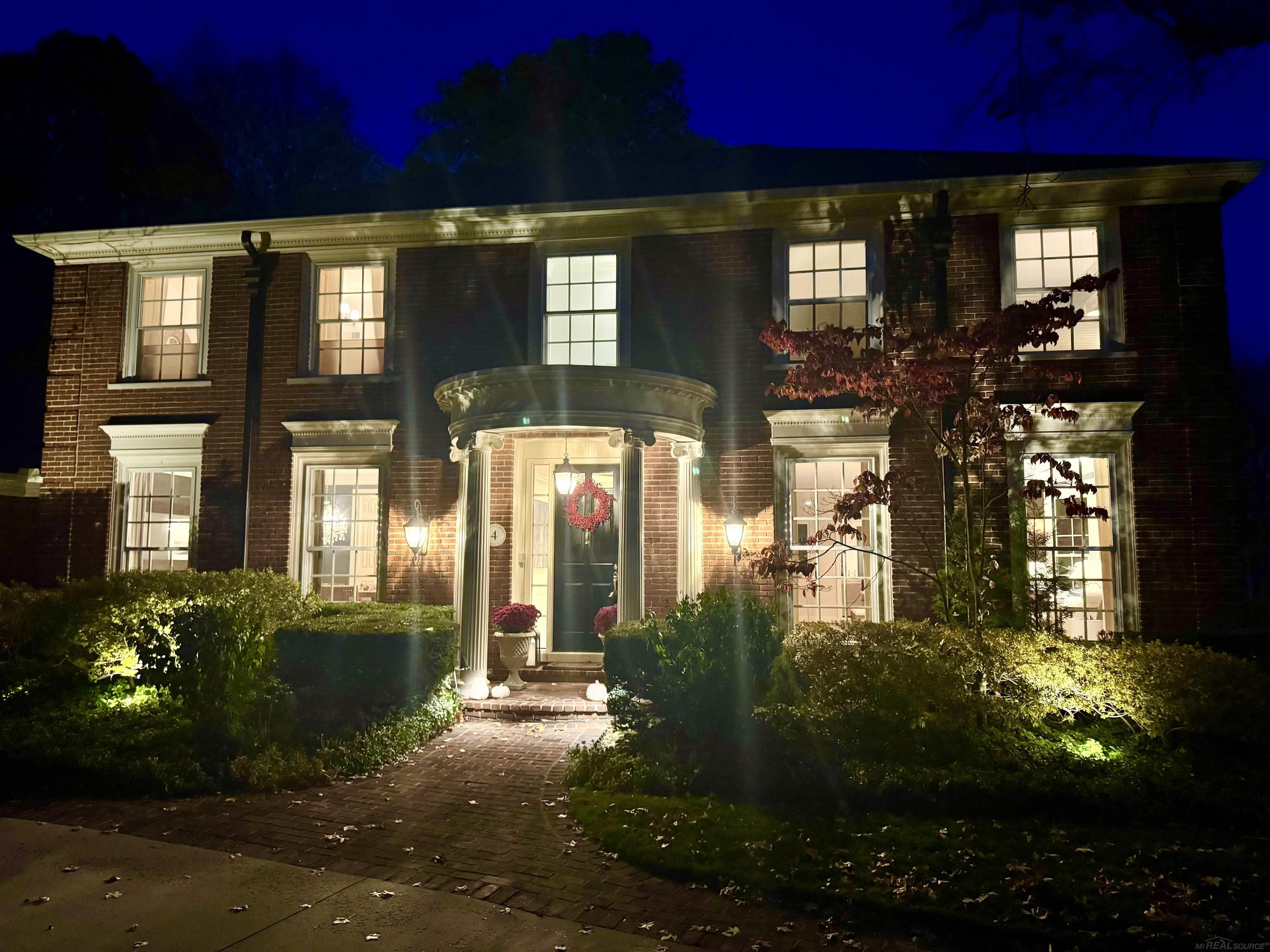 Homes for sale in Grosse Pointe, MI | 4 Cameron Pl, Grosse Pointe, MI 48230 | MLS# 50193129