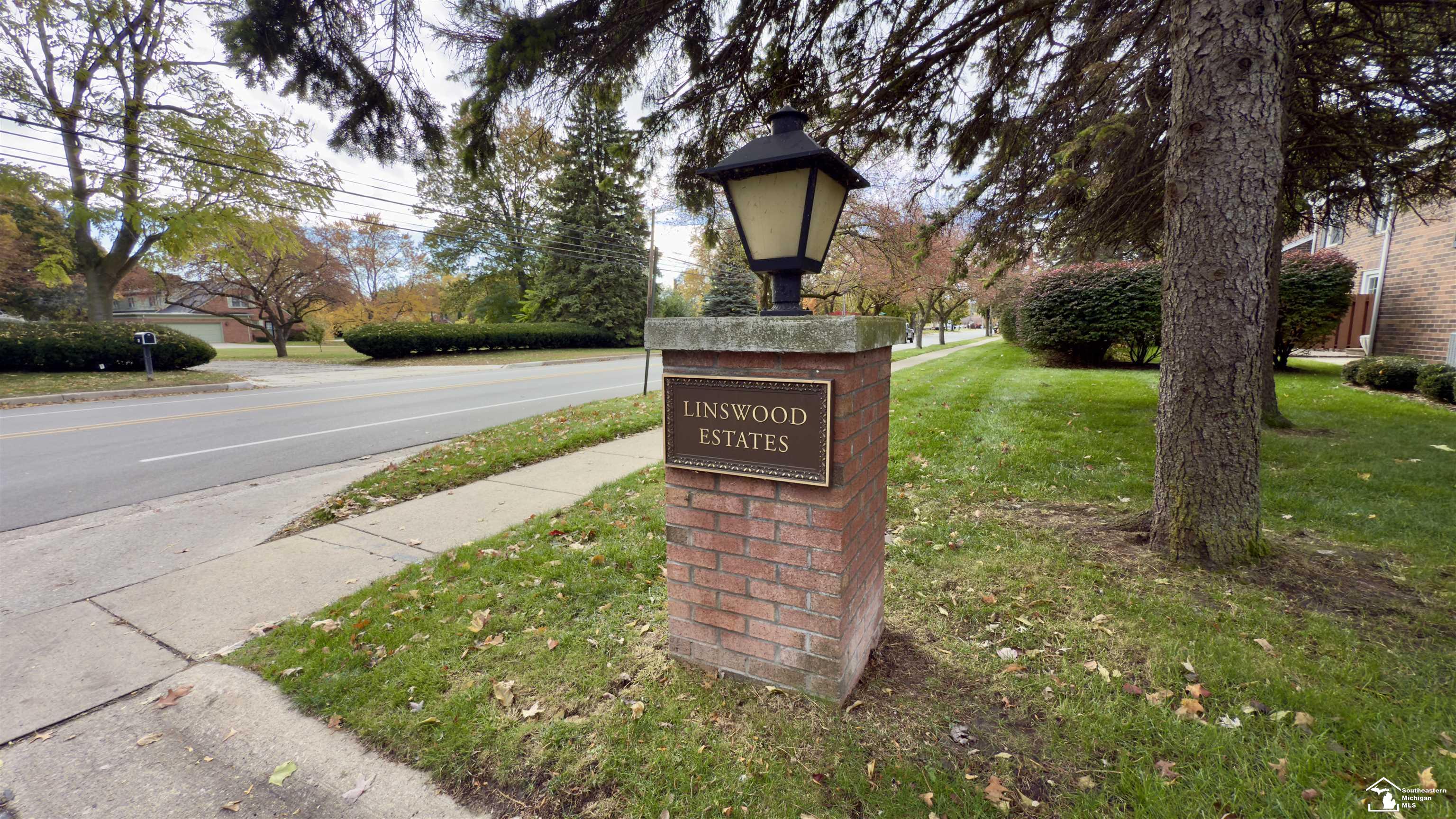 Homes for sale in Monroe, MI | 92 Linswood St, Monroe, MI 48162 | MLS# 50193185