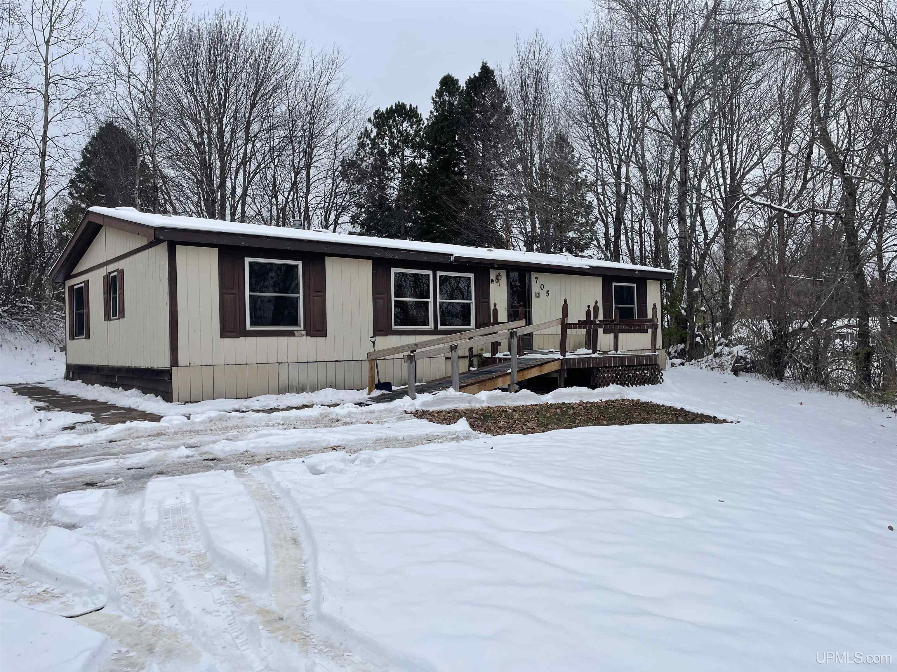 Homes for sale in Ironwood, MI | 705 N Luxmore St, Ironwood, MI 49938 | MLS# 50193239