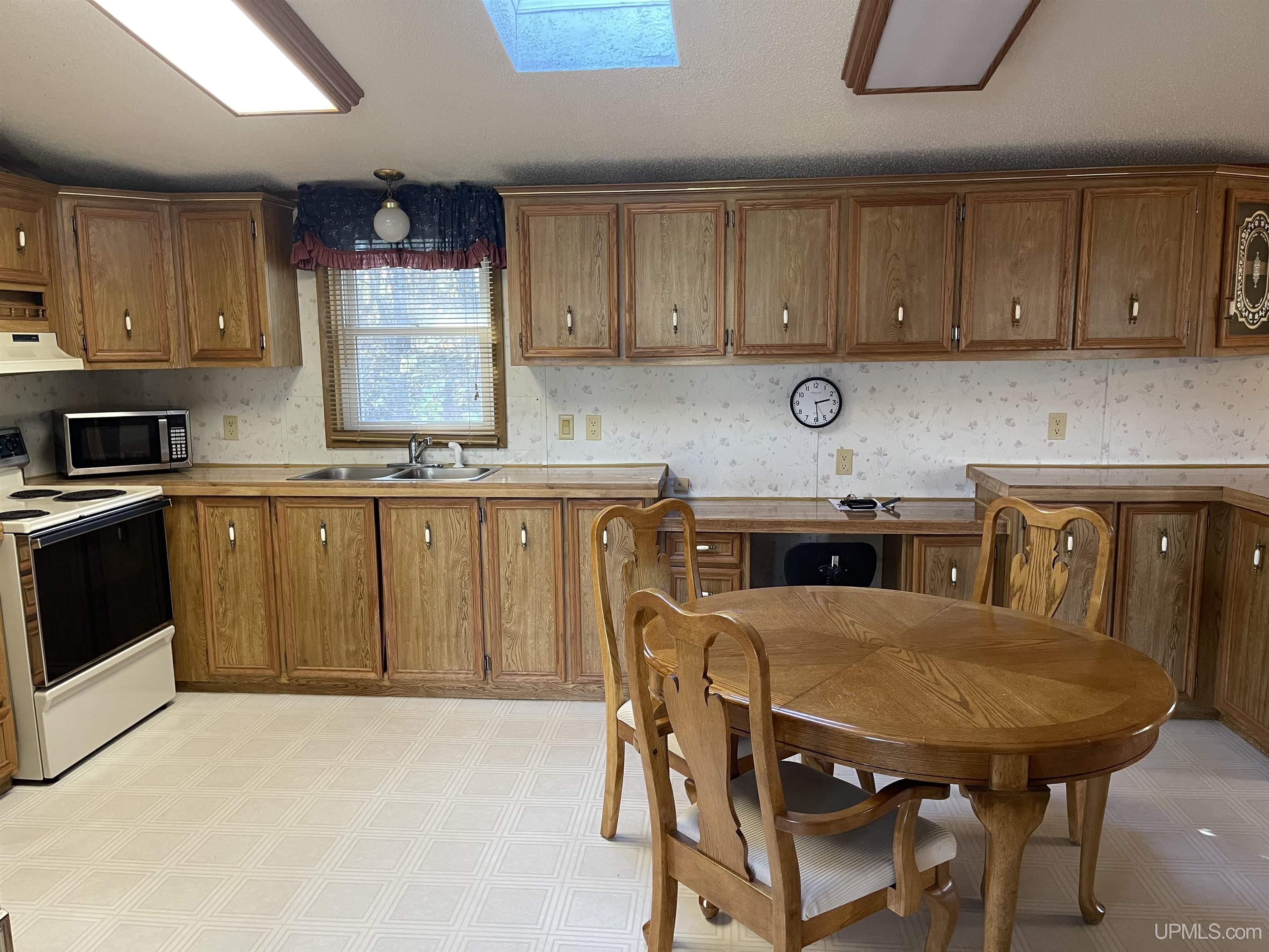 Homes for sale in Ironwood, MI | 705 N Luxmore St, Ironwood, MI 49938 | MLS# 50193239