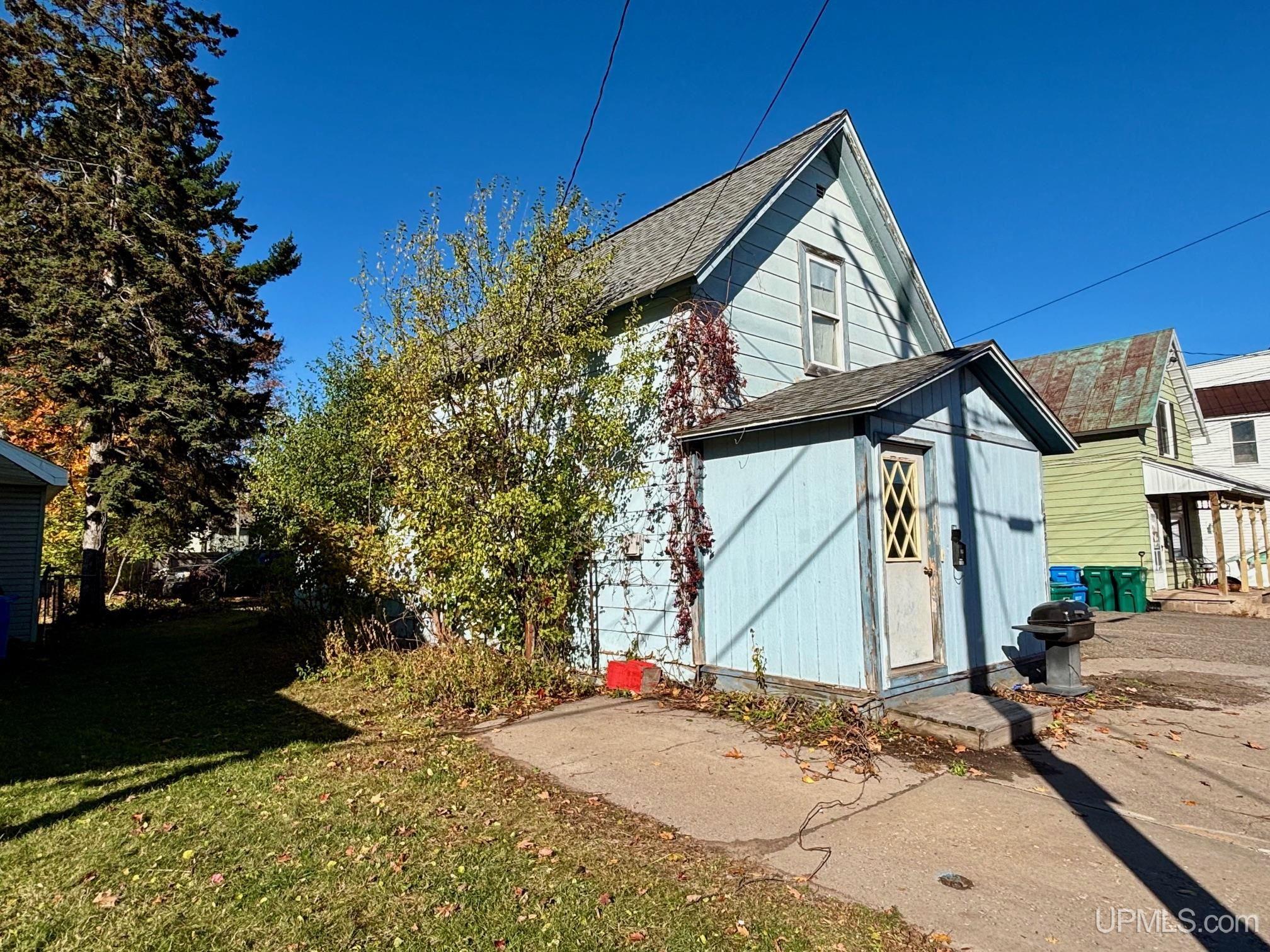 Homes for sale in Marquette, MI | 1212 Division St, Marquette, MI 49855 | MLS# 50193315