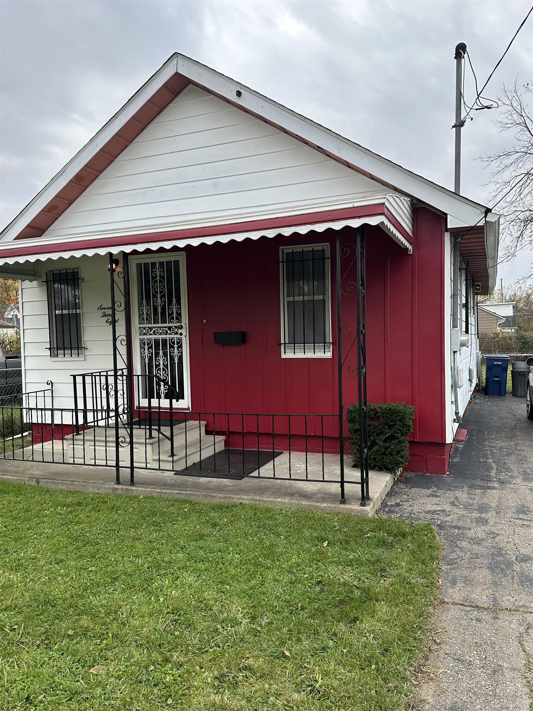 Homes for sale in Flint, MI | 738 E York Ave, Flint, MI 48505 | MLS# 50193351