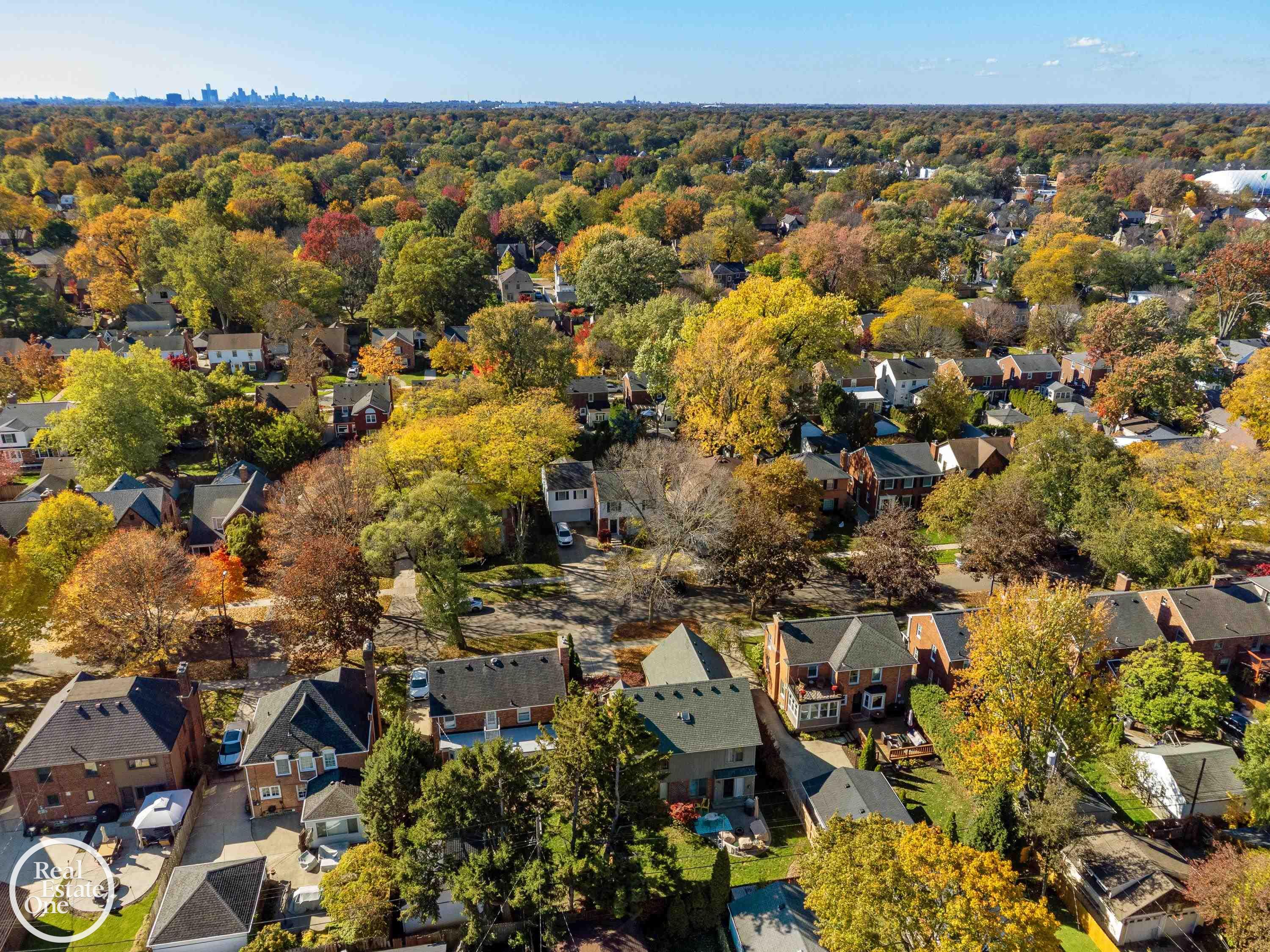 Homes for sale in Grosse Pointe Farms, MI | 352 Mckinley Ave, Grosse Pointe Farms, MI 48236 | MLS# 50193419