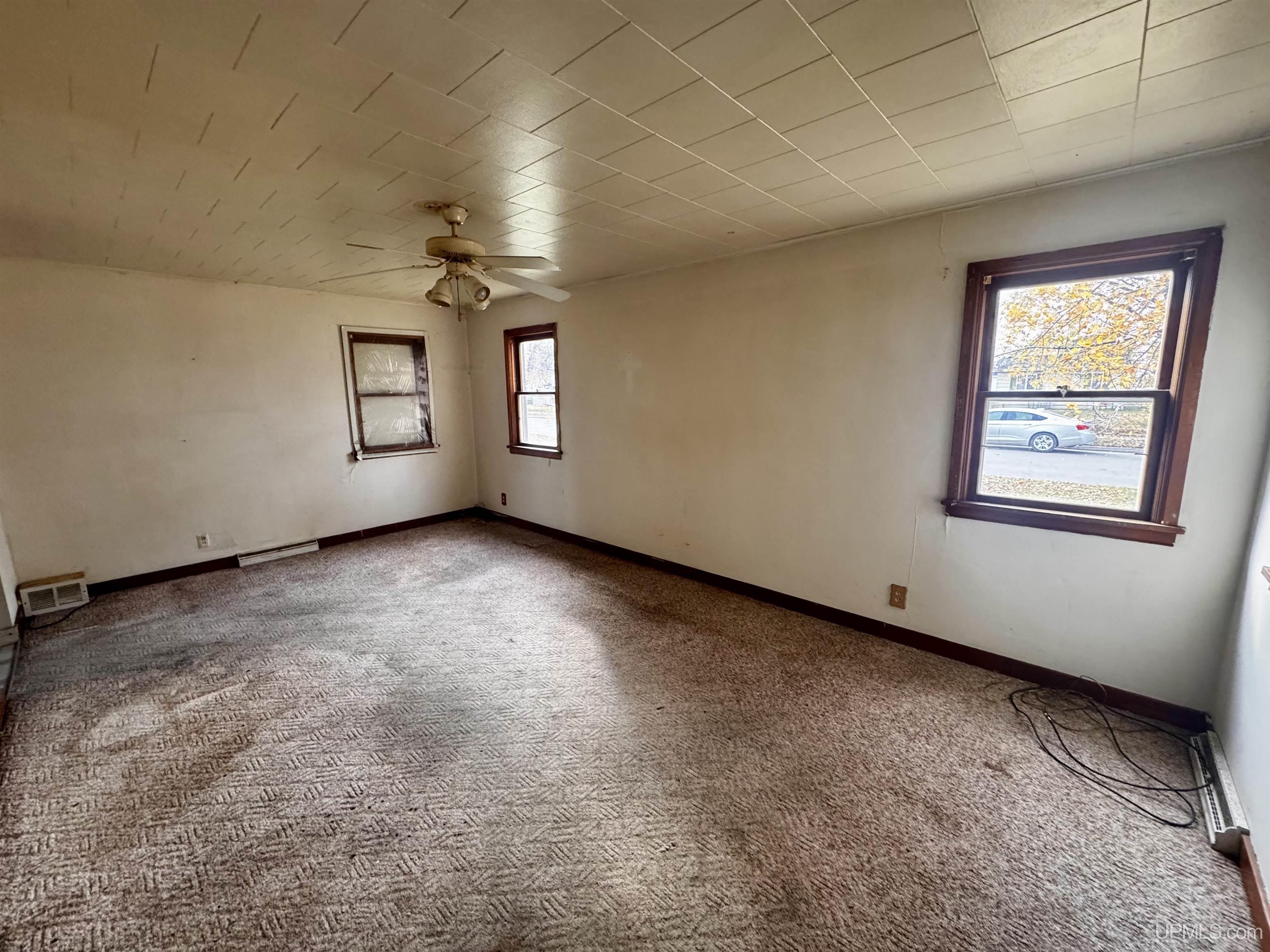 Homes for sale in Escanaba, MI | 1919 N 5Th Ave, Escanaba, MI 49829 | MLS# 50193454