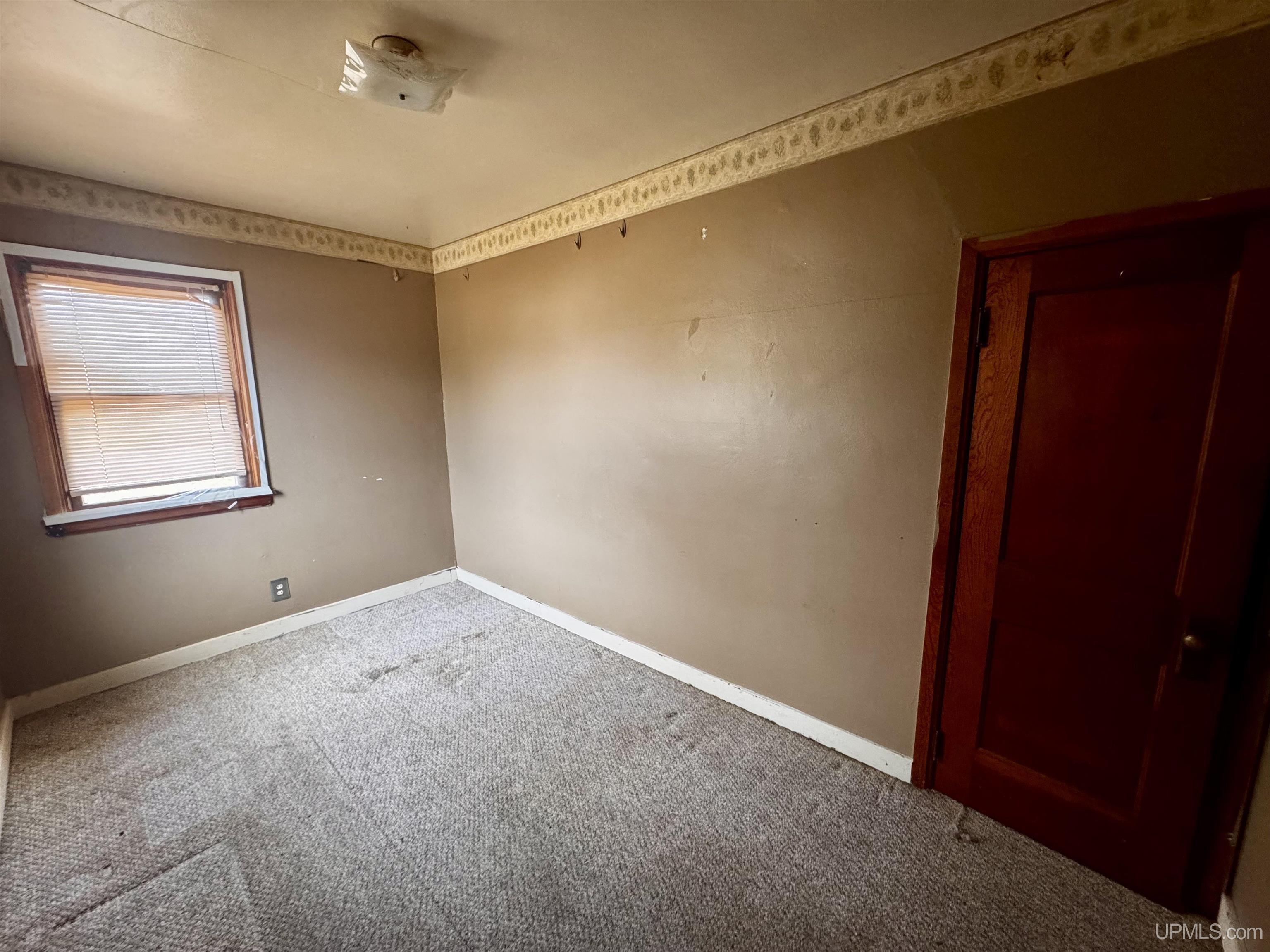 Homes for sale in Escanaba, MI | 1919 N 5Th Ave, Escanaba, MI 49829 | MLS# 50193454