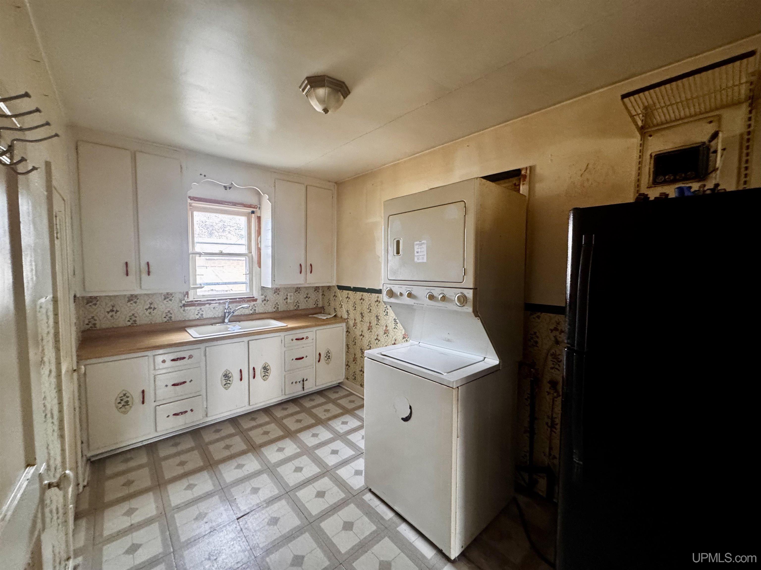 Homes for sale in Escanaba, MI | 1919 N 5Th Ave, Escanaba, MI 49829 | MLS# 50193454