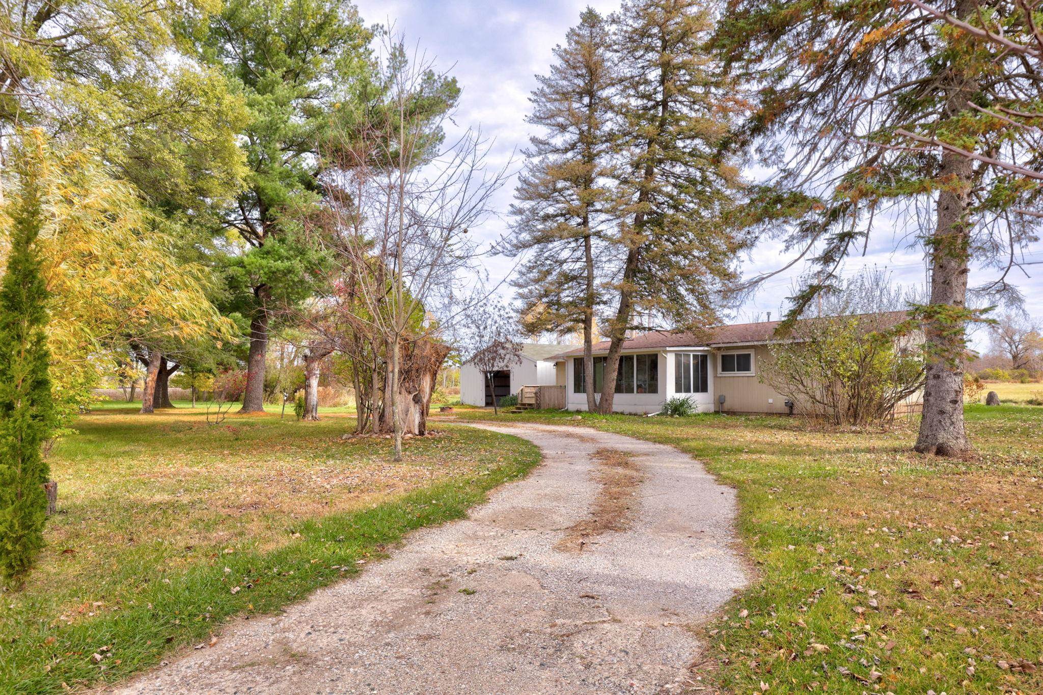 Homes for sale in Vassar, MI | 5675 Oak Rd, Vassar, MI 48768 | MLS# 50193628