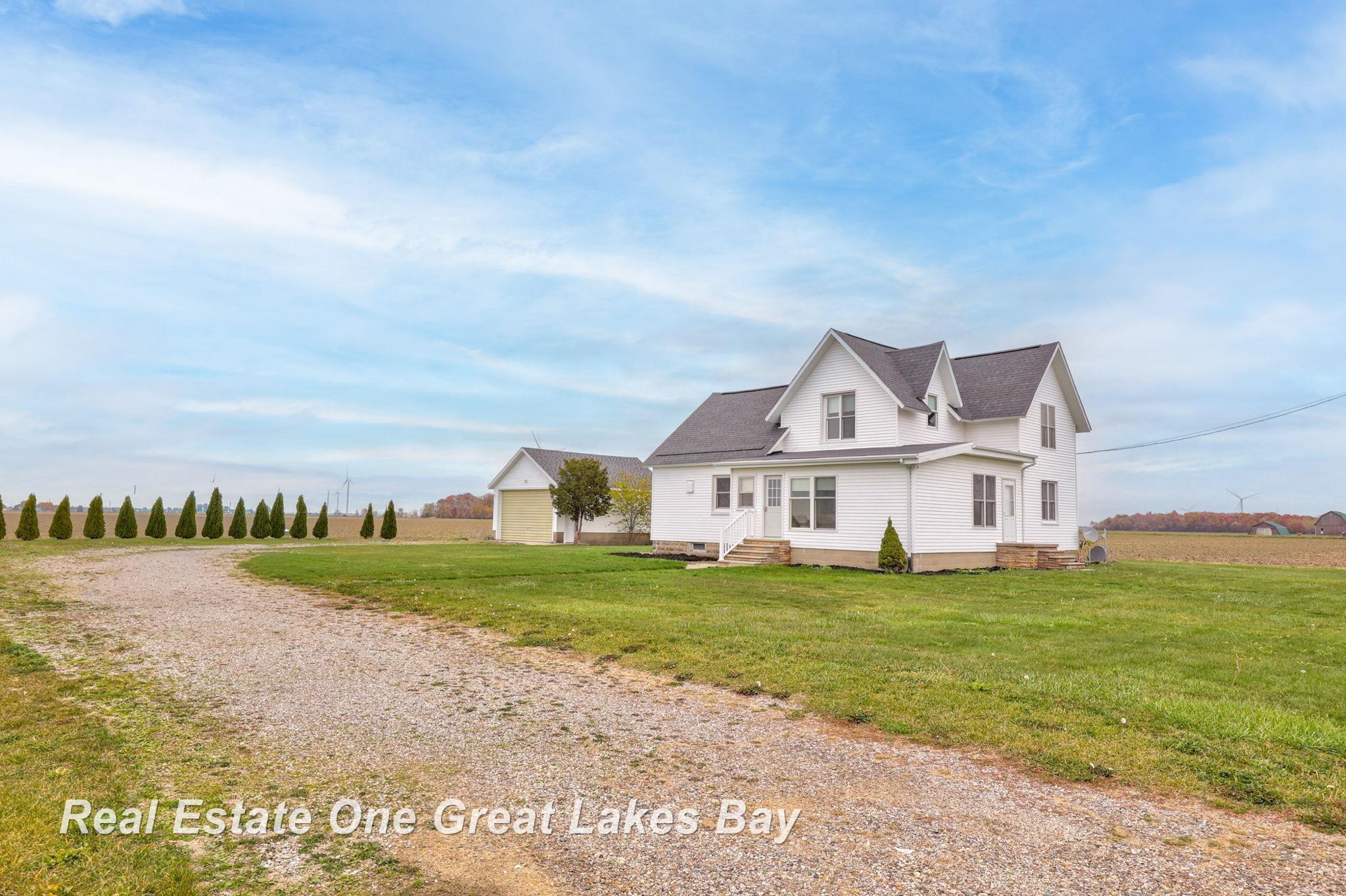 Homes for sale in Akron, MI | 4060 Dickerson Rd, Akron, MI 48701 | MLS# 50193714