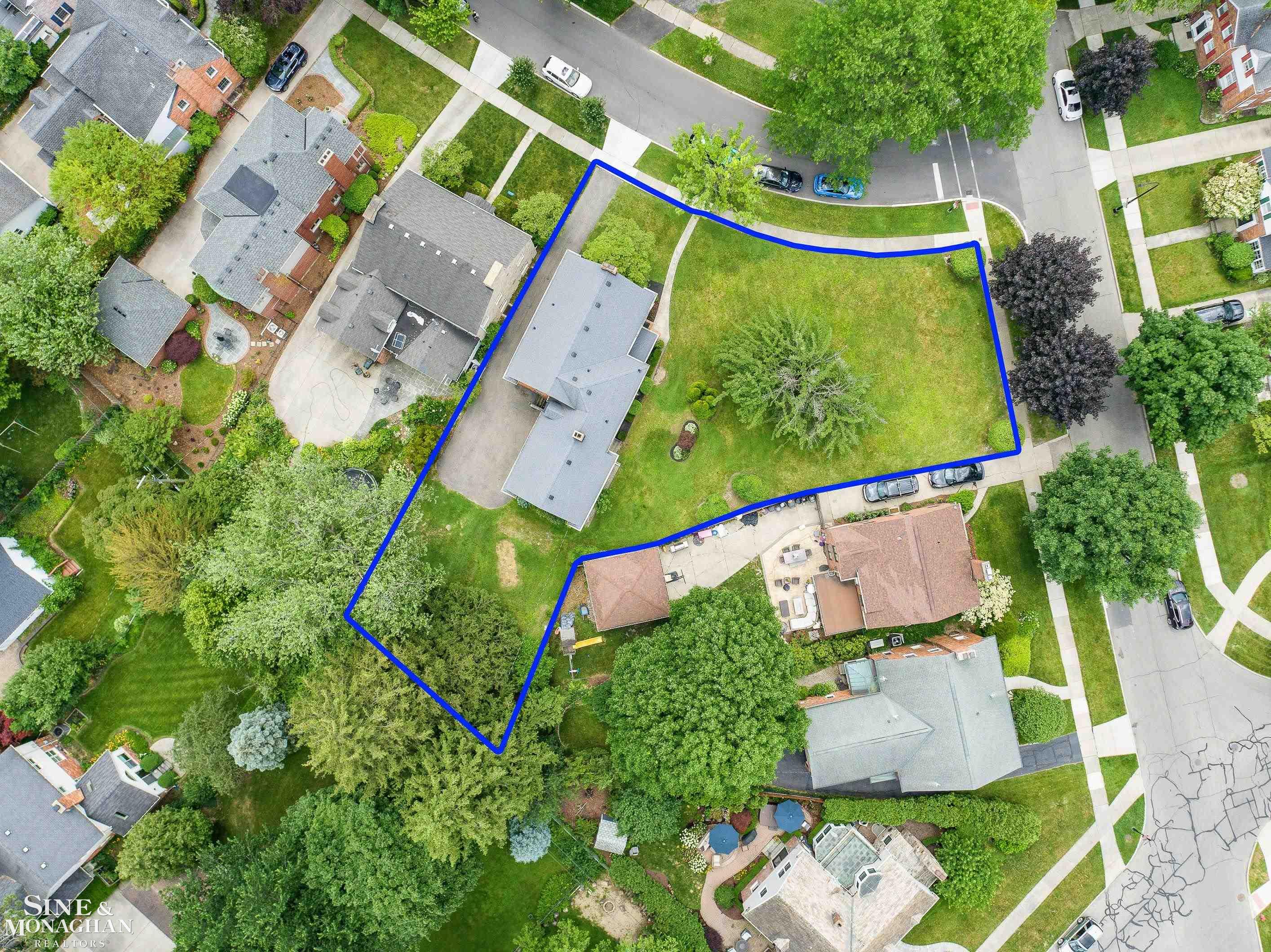 Homes for sale in Grosse Pointe Farms, MI | 276 Lewiston Rd, Grosse Pointe Farms, MI 48236 | MLS# 50193728