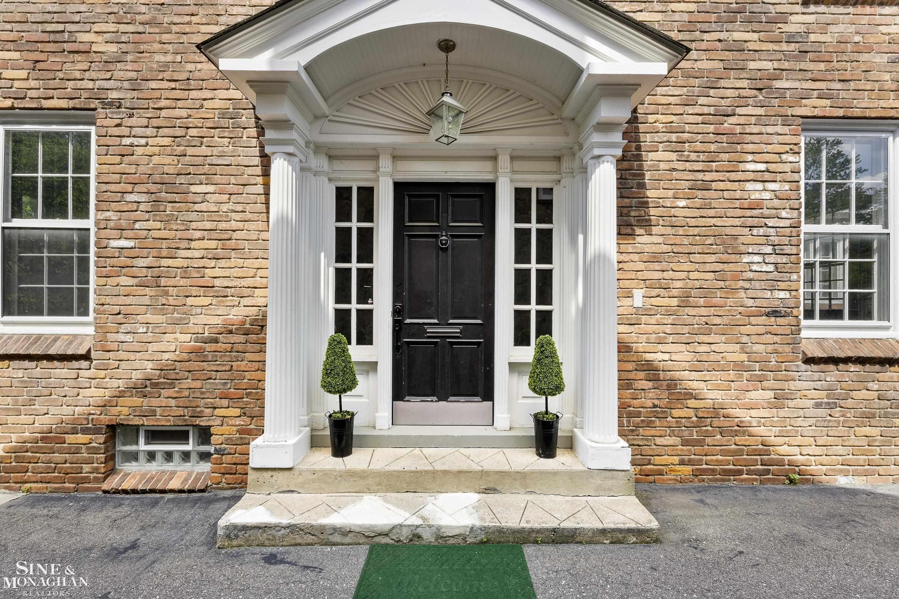 Homes for sale in Grosse Pointe Farms, MI | 276 Lewiston Rd, Grosse Pointe Farms, MI 48236 | MLS# 50193728