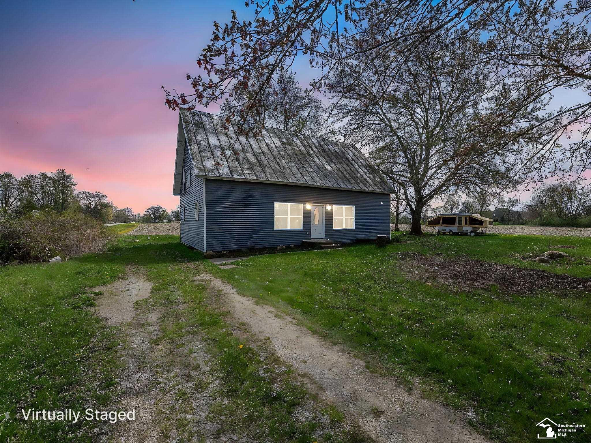 Homes for sale in Carleton, MI | 13680 Martinsville Rd, Carleton, MI 48117 | MLS# 50193957