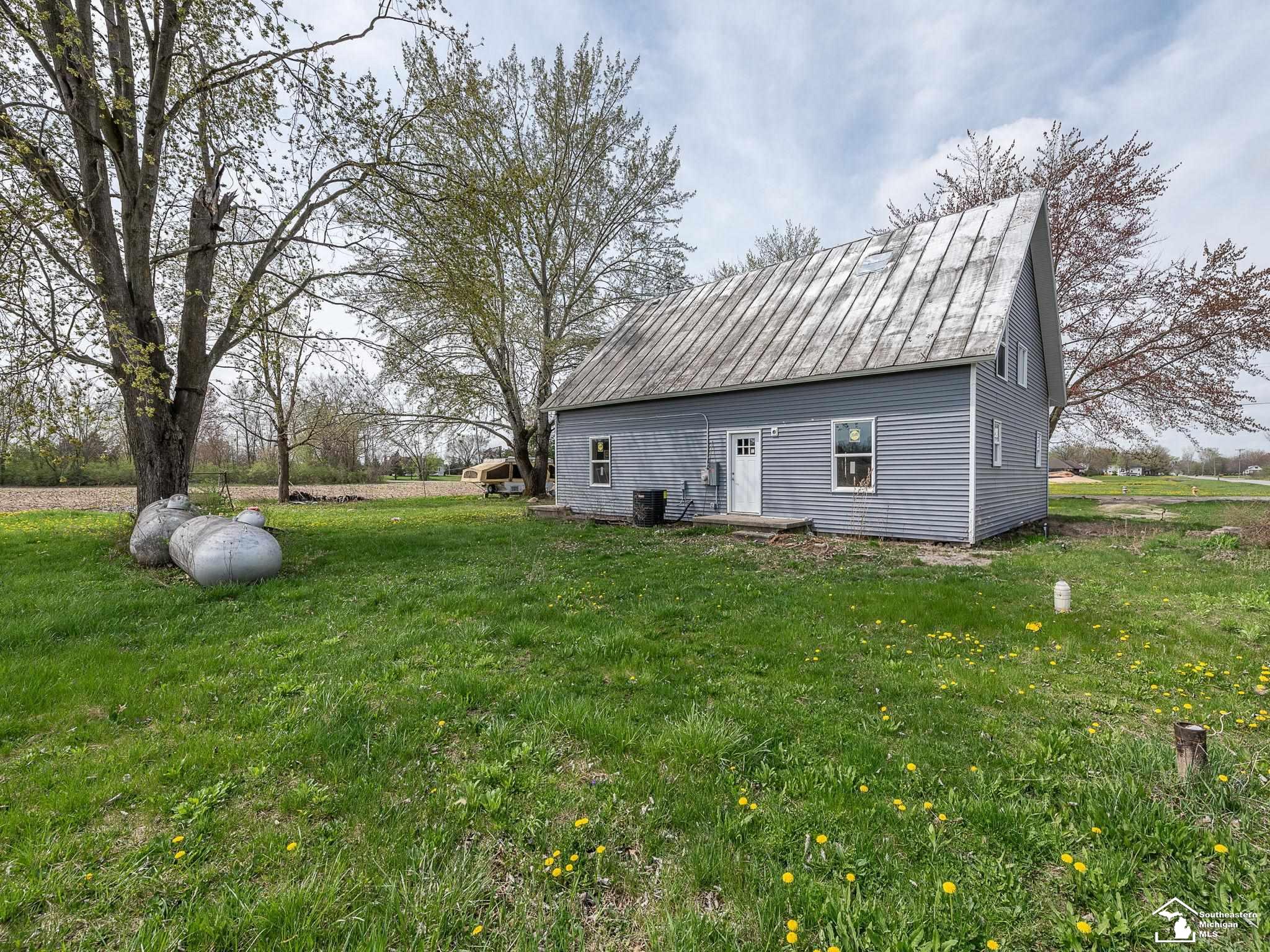 Homes for sale in Carleton, MI | 13680 Martinsville Rd, Carleton, MI 48117 | MLS# 50193957