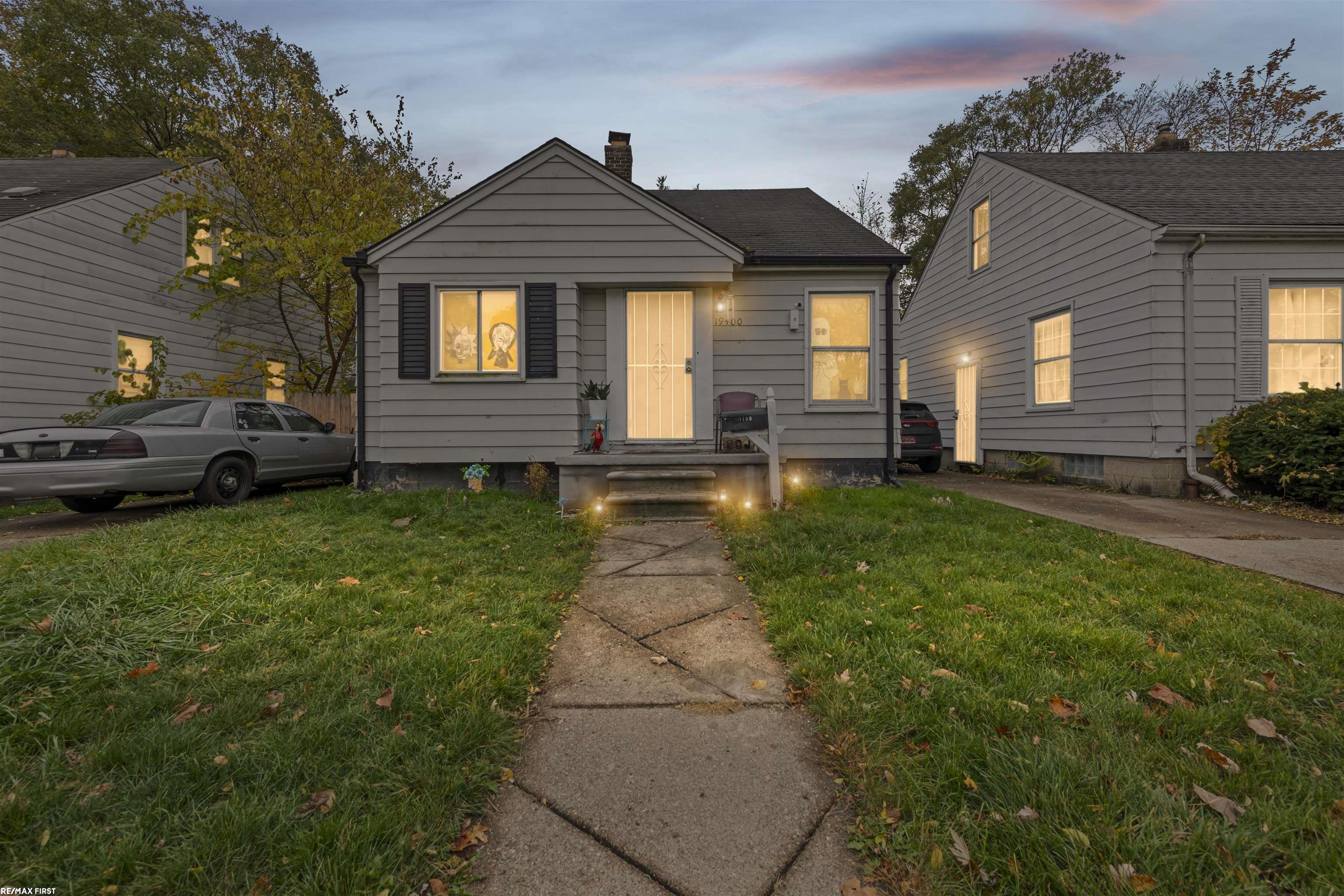 Homes for sale in Harper Woods, MI | 19400 Kingsville St, Harper Woods, MI 48225 | MLS# 50193975