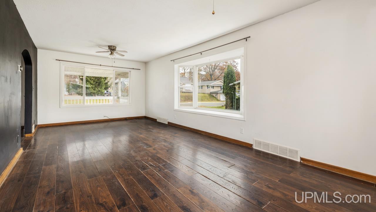 Homes for sale in Kingsford, MI | 529 Harding Ave, Kingsford, MI 49802 | MLS# 50193981